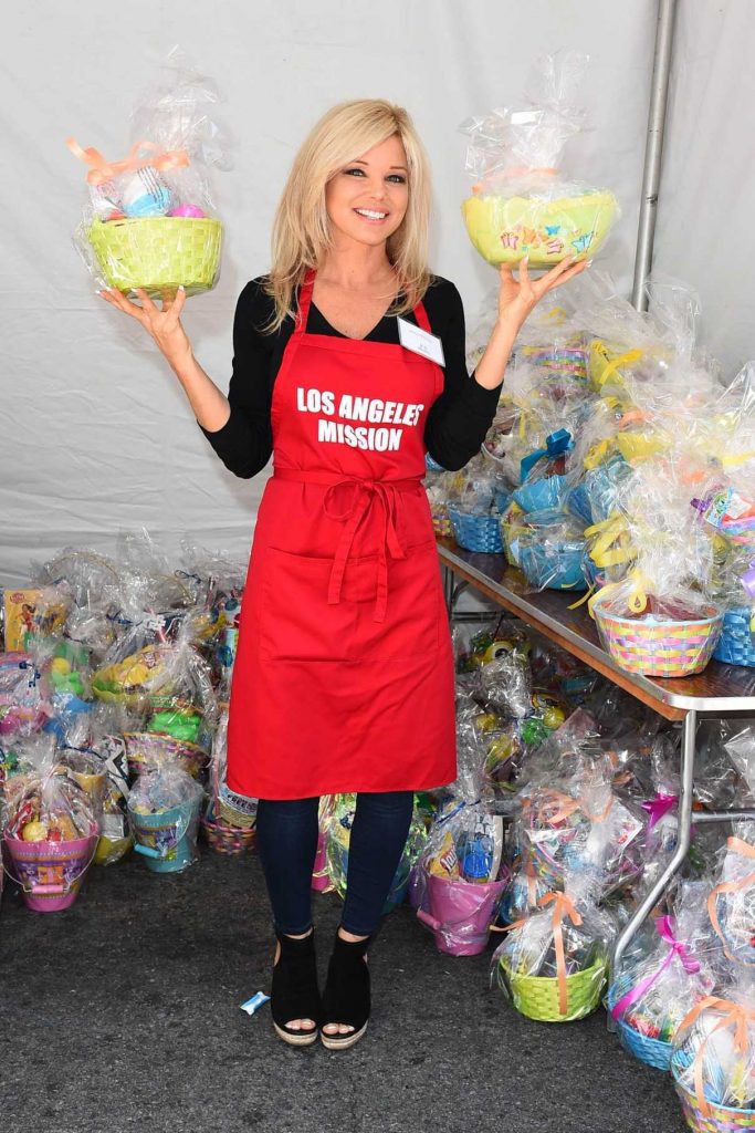 Donna D’Errico at Los Angeles Mission Easter Charity Event in Los Angeles 03/30/2018-1