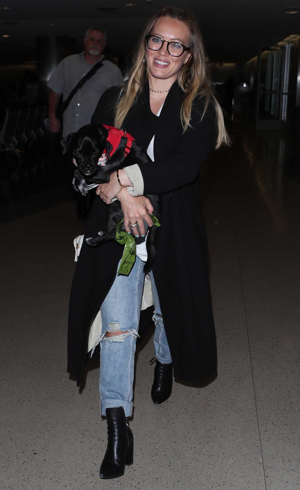 Hilary Duff Was Spotted with Her Puppy at LAX Airport in LA 04/12/2018-3