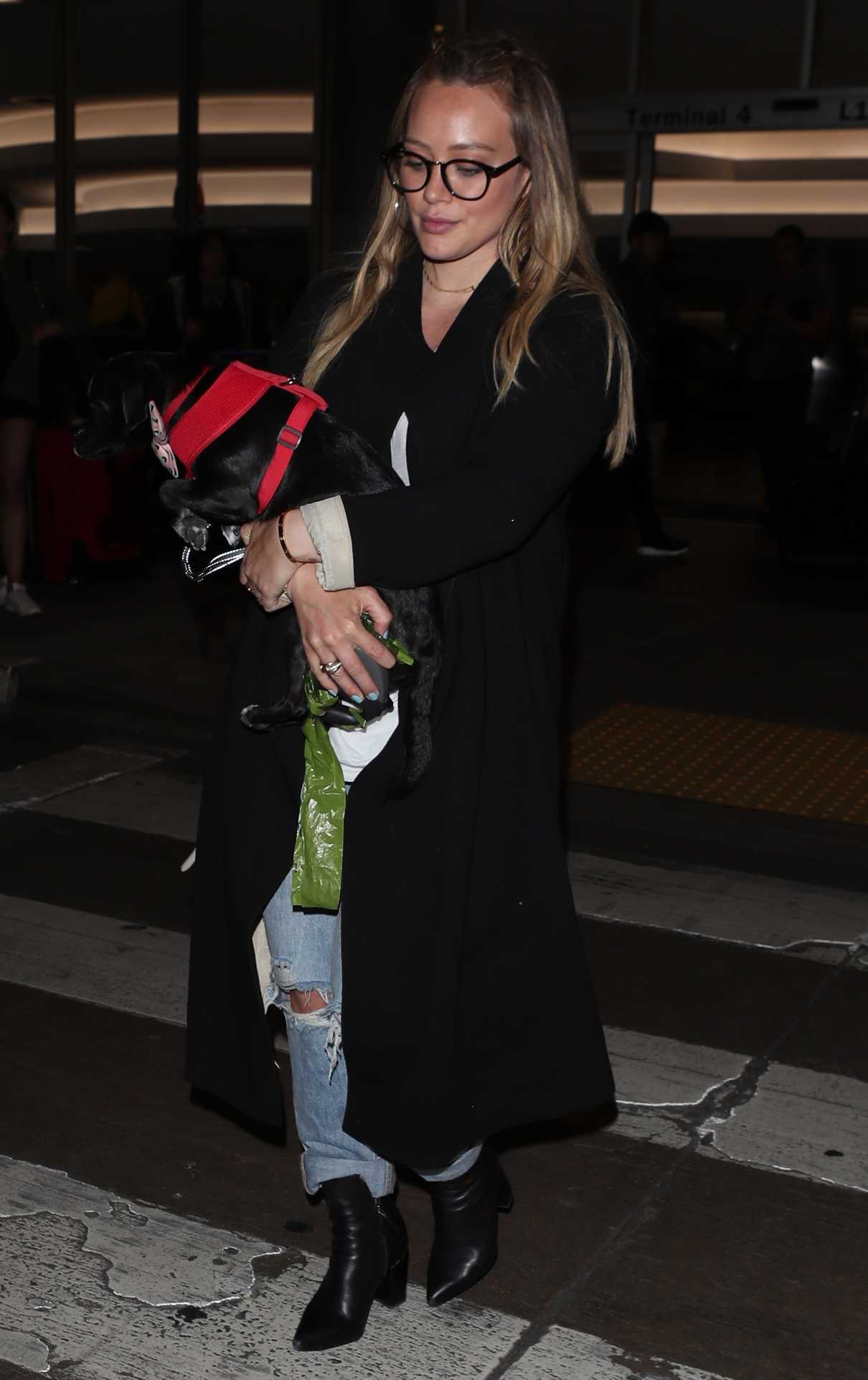 Hilary Duff Was Spotted with Her Puppy at LAX Airport in LA 04/12/2018-4