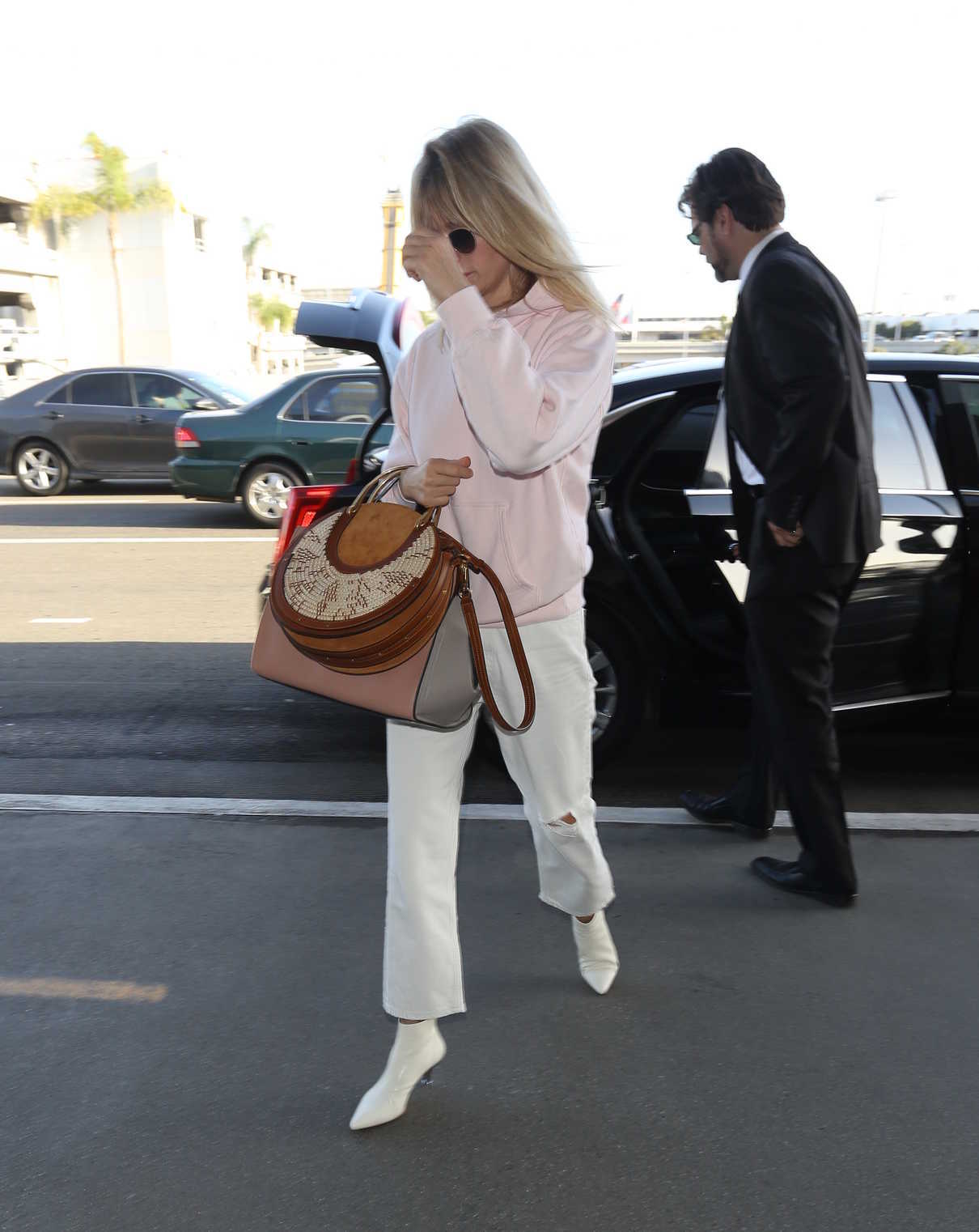 January Jones Was Spotted at LAX Airport in LA 04/11/2018-3
