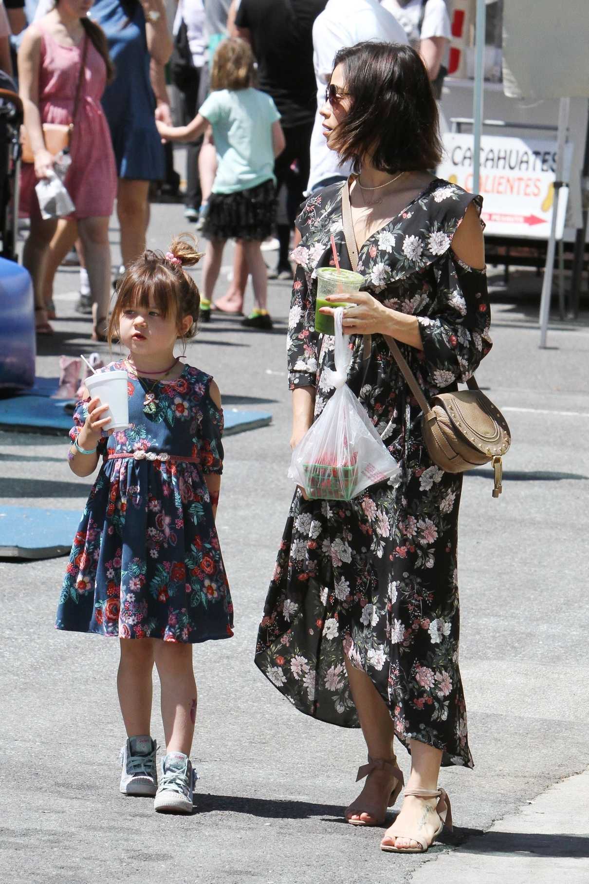 Jenna Dewan Was Seen with Her Daughter Everly at the Farmer's Market in Los Angeles 04/22/2018-3