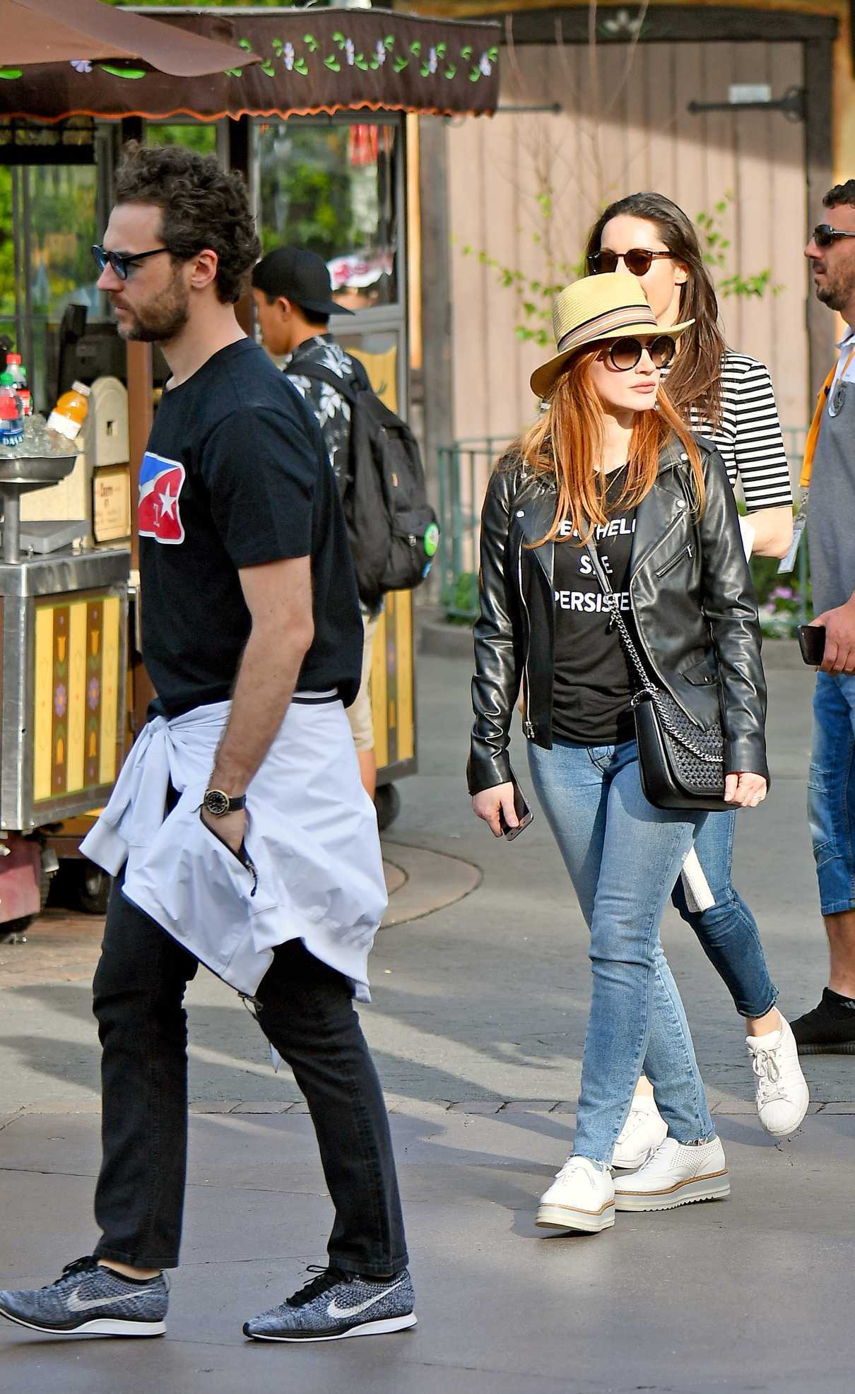 Jessica Chastain Was Spotted at Disneyland with Her Husband Gian Luca Passi de Preposulo in Anaheim 03/30/2018-4