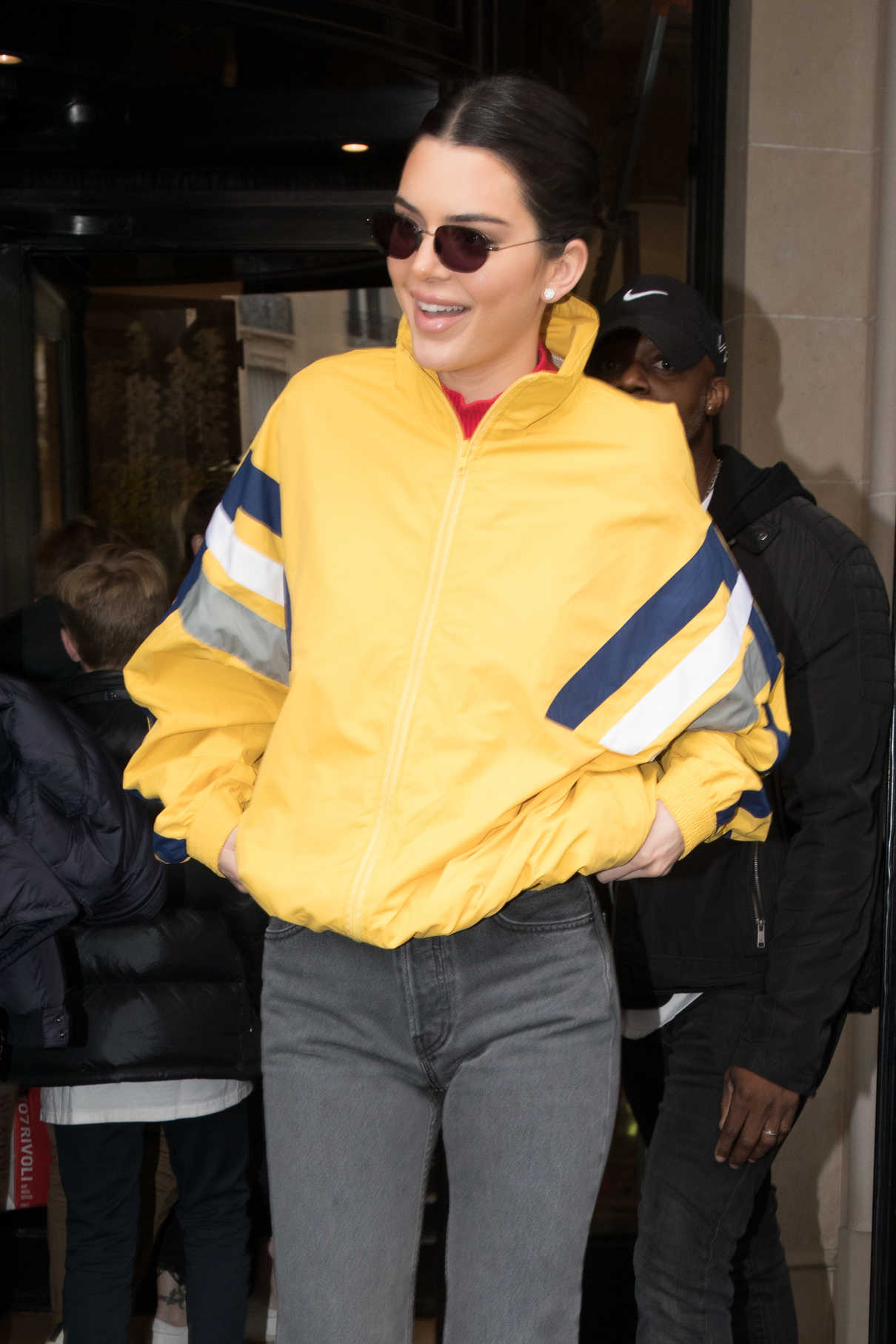 Kendall Jenner Leaves Her Hotel in Paris 04/04/2018-4