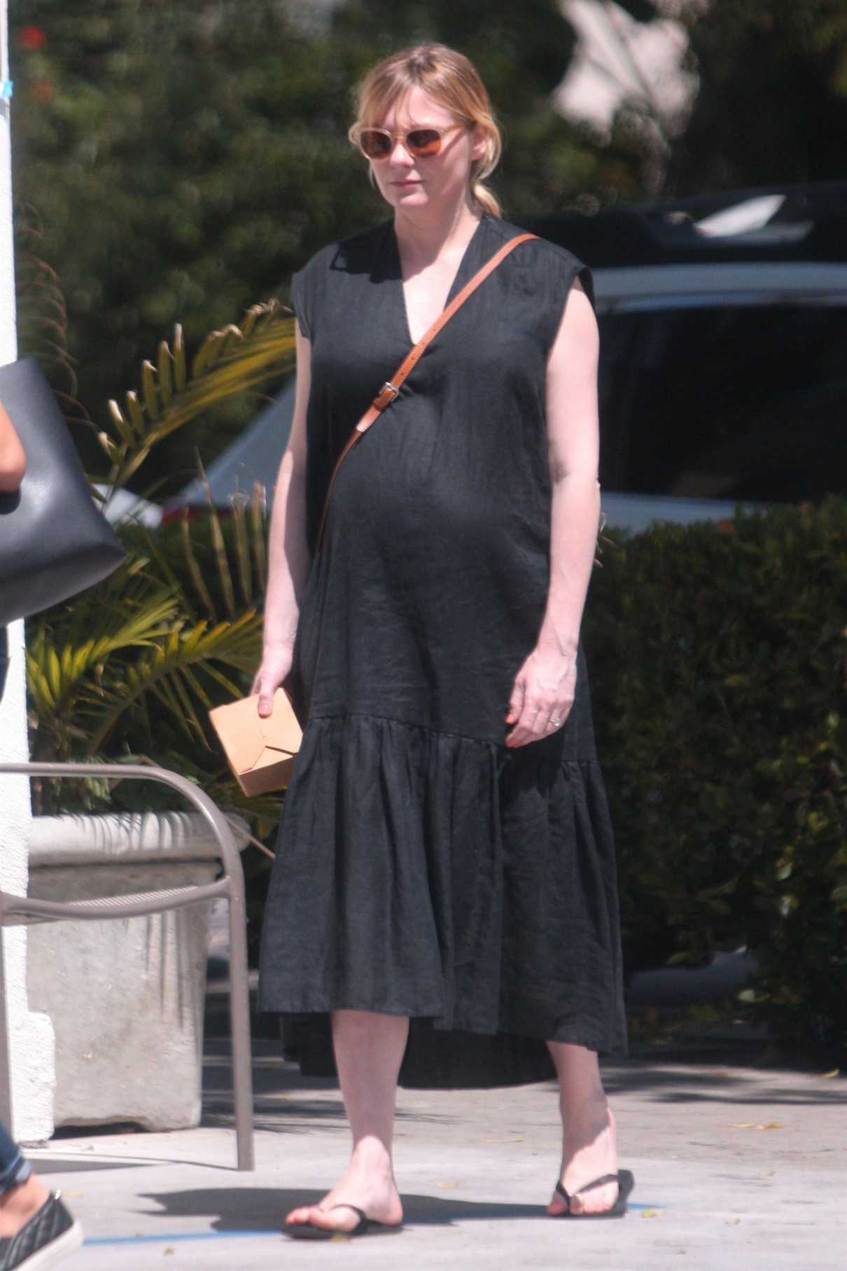 Kirsten Dunst Was Spotted Out in Los Angeles 04/10/2018-4