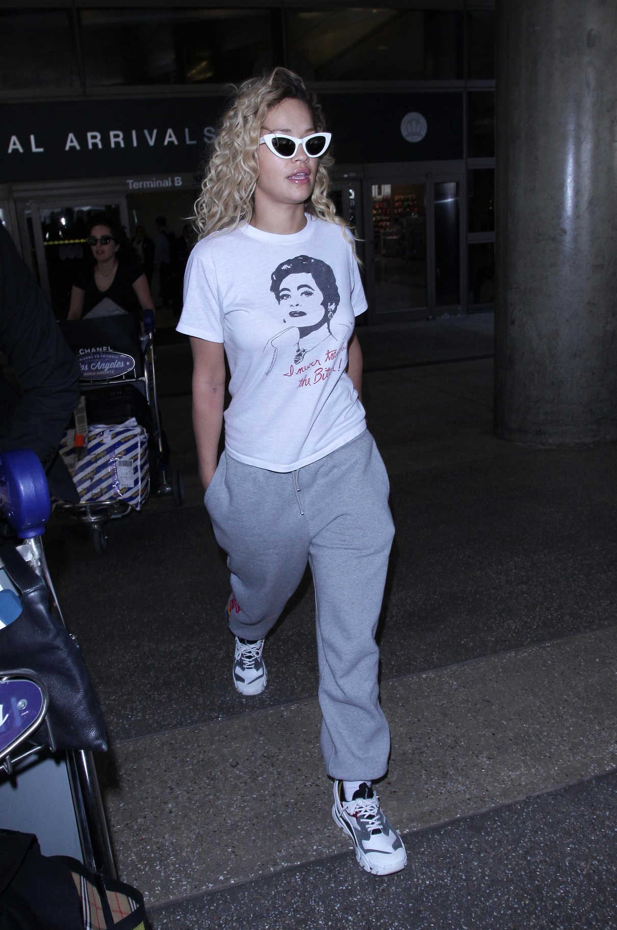 Rita Ora Arrives at LAX Airport in LA 04/13/2018-3