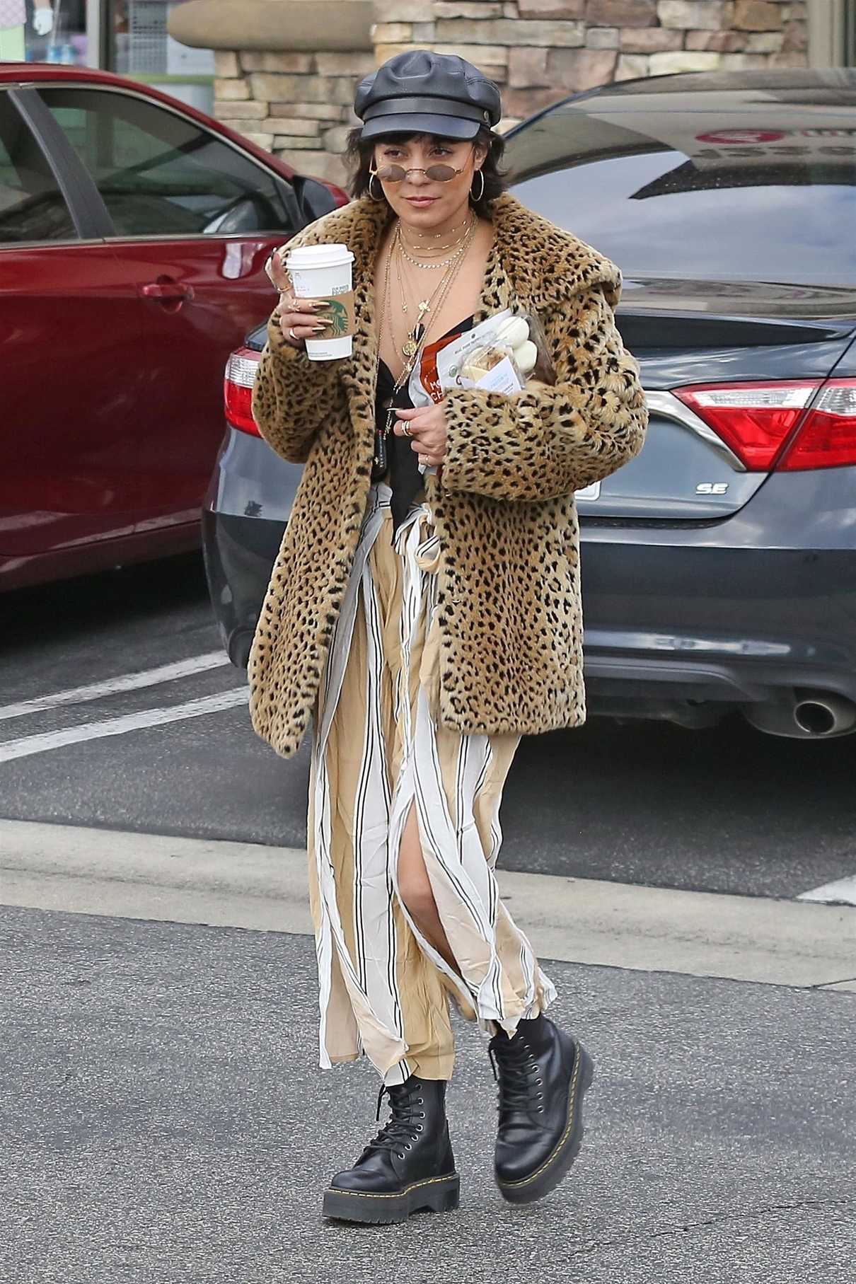 Vanessa Hudgens Stops at Starbucks in Los Angeles 04/19/2018-2