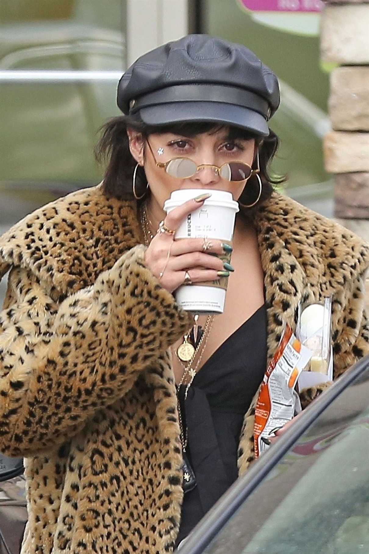 Vanessa Hudgens Stops at Starbucks in Los Angeles 04/19/2018-5