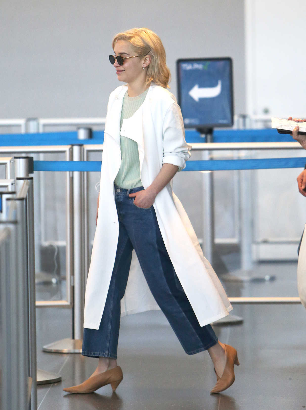Emilia Clarke Was Seen at JFK Airport in New York City 05/08/2018-4