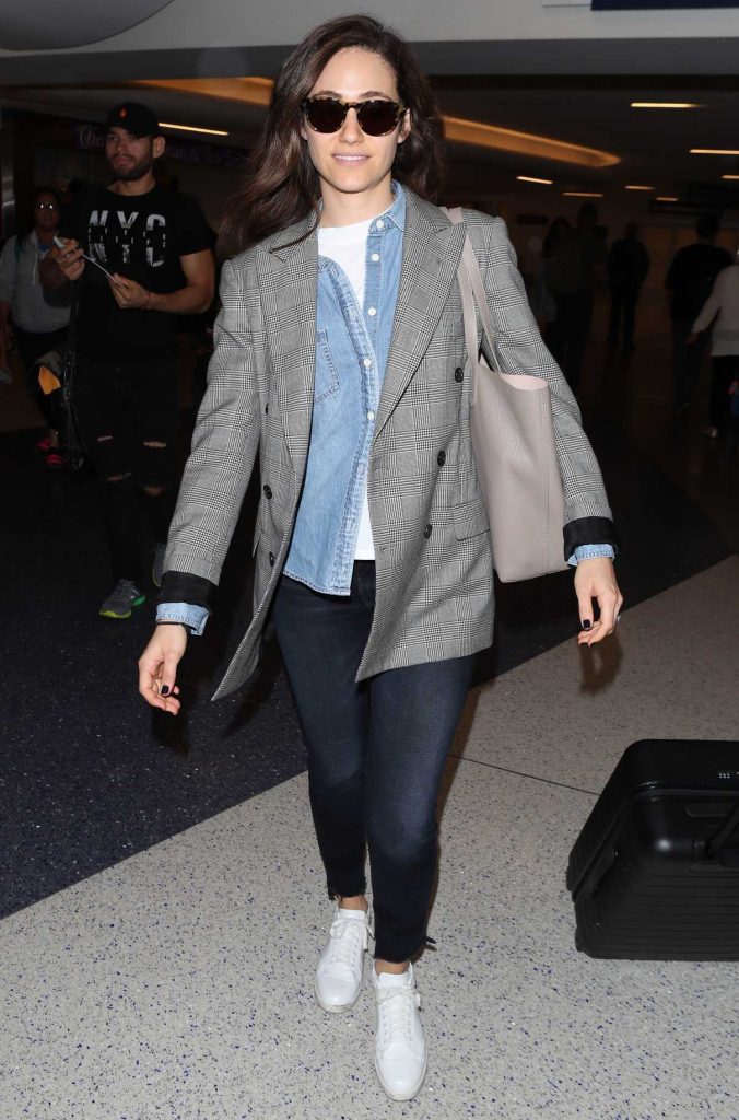 Emmy Rossum Was Seen at LAX International Airport in Los Angeles 05/08/2018-1