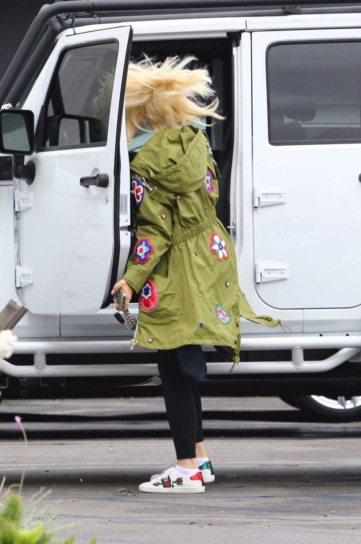 Gwen Stefani Arrives at a Studio in Los Angeles 05/01/2018-4