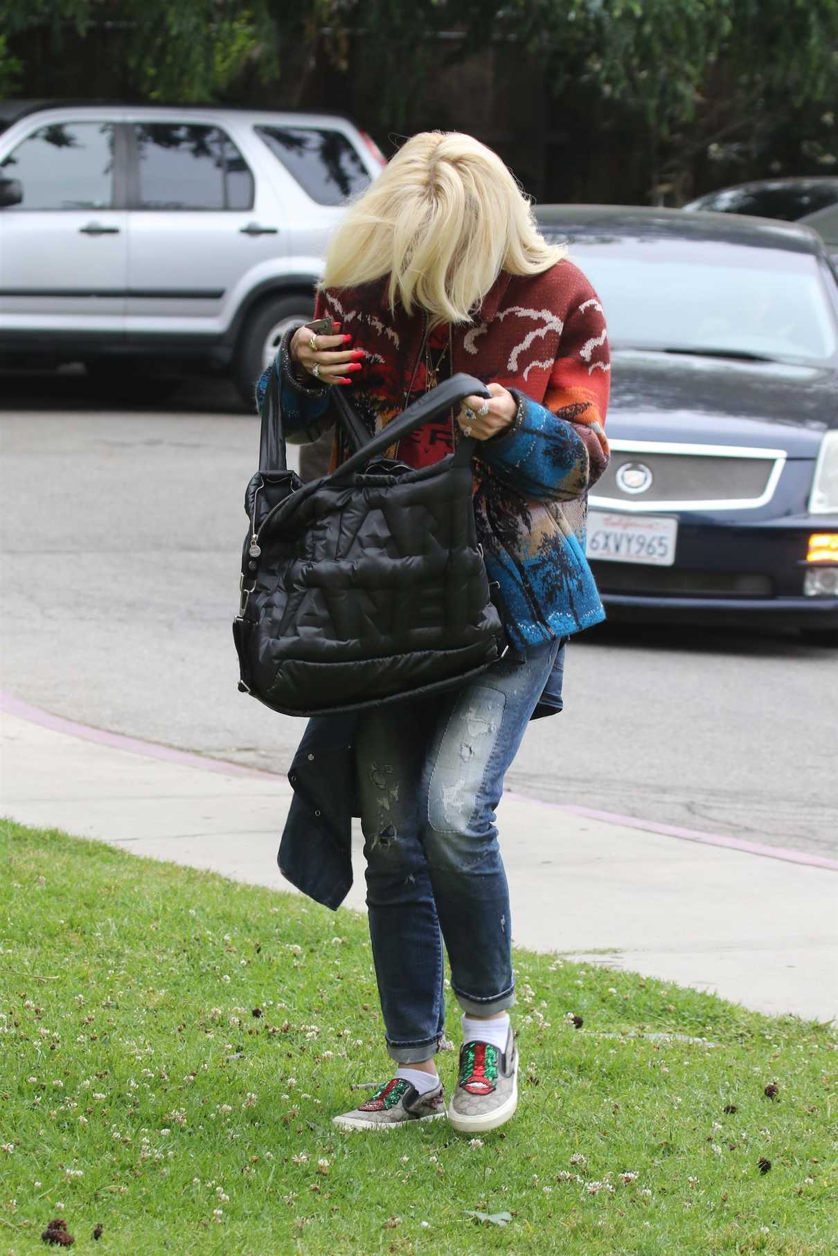 Gwen Stefani Leaves a Basketball Game in Los Angeles 05/19/2018-5