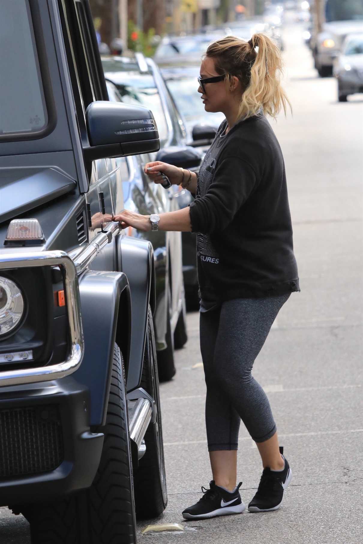 Hilary Duff Was Seen Out in Studio City 05/29/2018-5