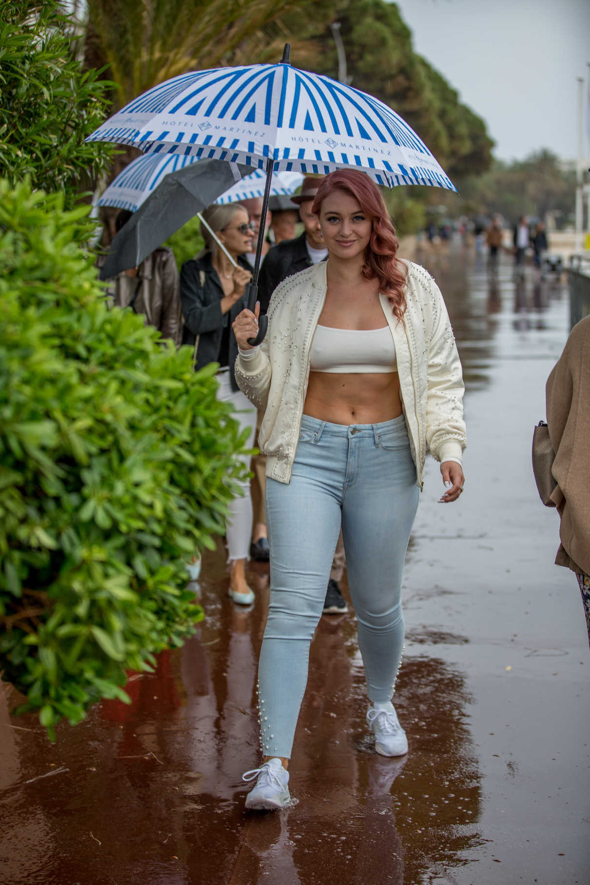Iskra Lawrence Was Seen Out in Cannes During the 71st Annual Cannes Film Festival 05/13/2018-4