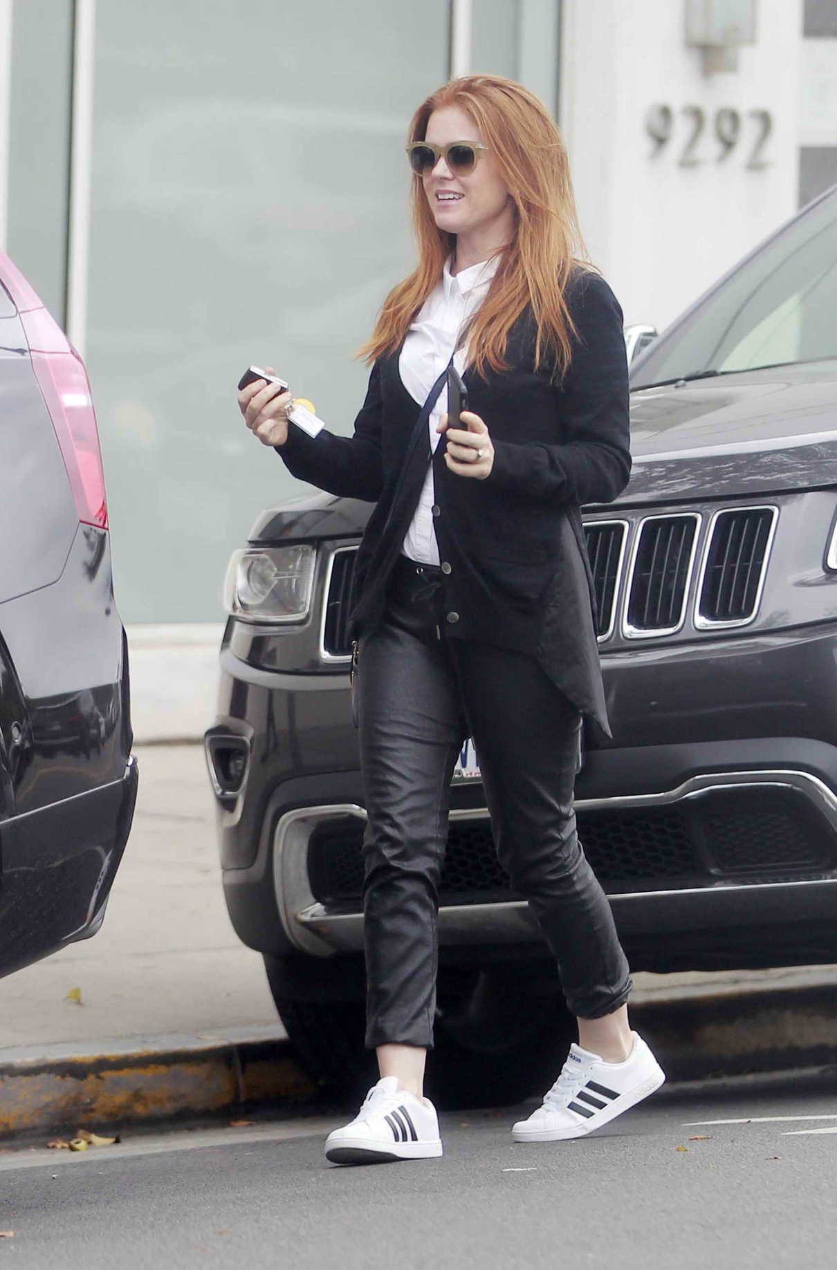Isla Fisher Was Seen Out in Beverly Hills-1