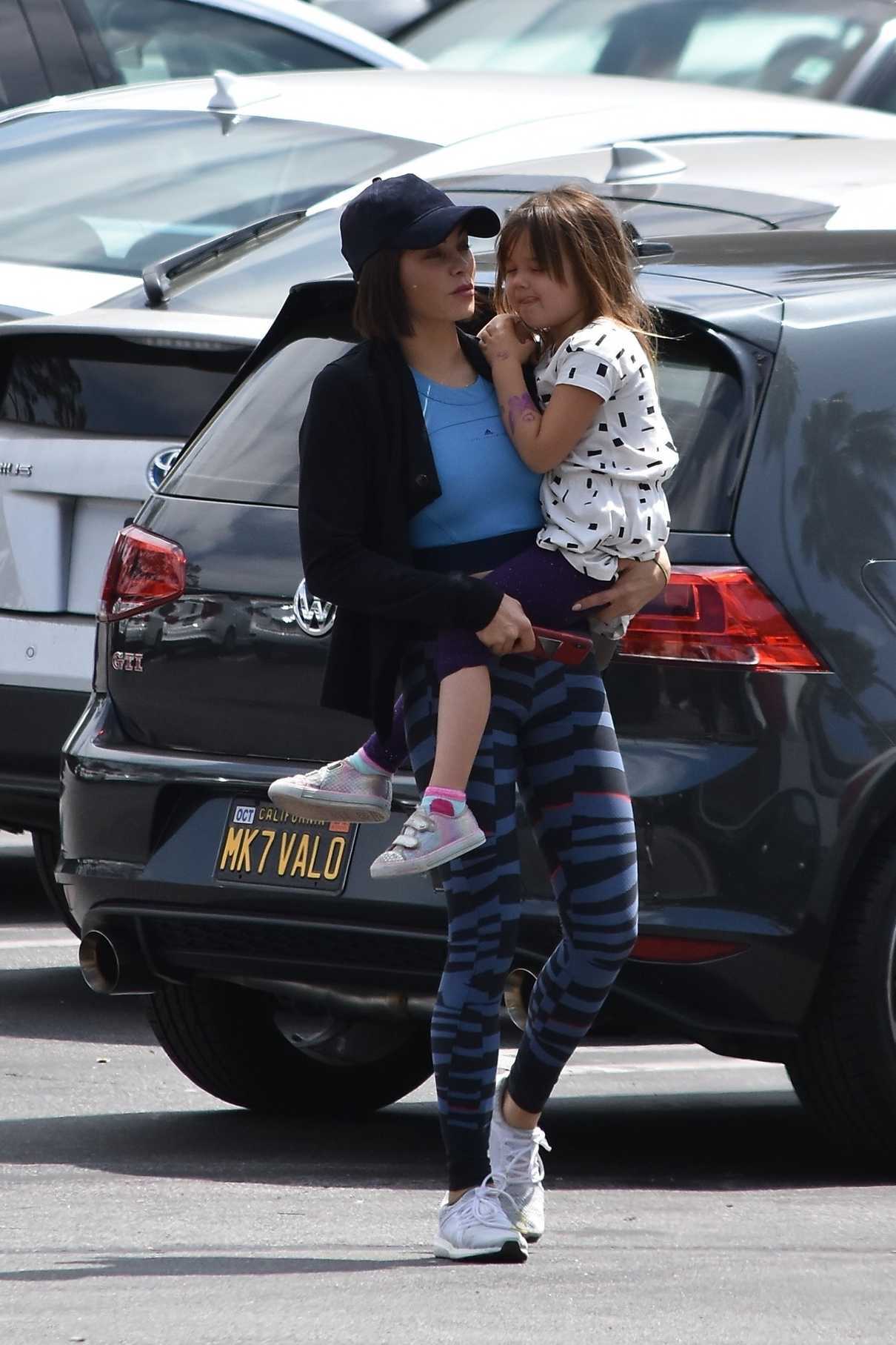 Jenna Dewan Goes to the Westfield Mall with Her Daughter Everly in Sherman Oaks 05/23/2018-3