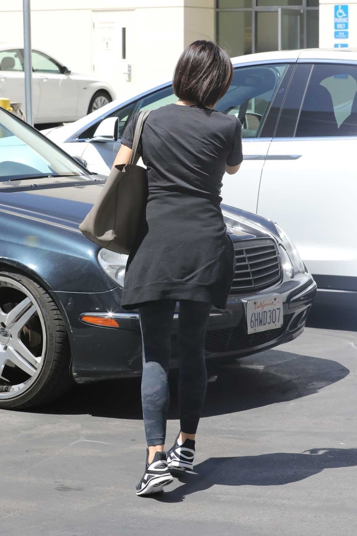 Jenna Dewan Wears a Black Athletic Leggings Out in Los Angeles 05/25/2018-5