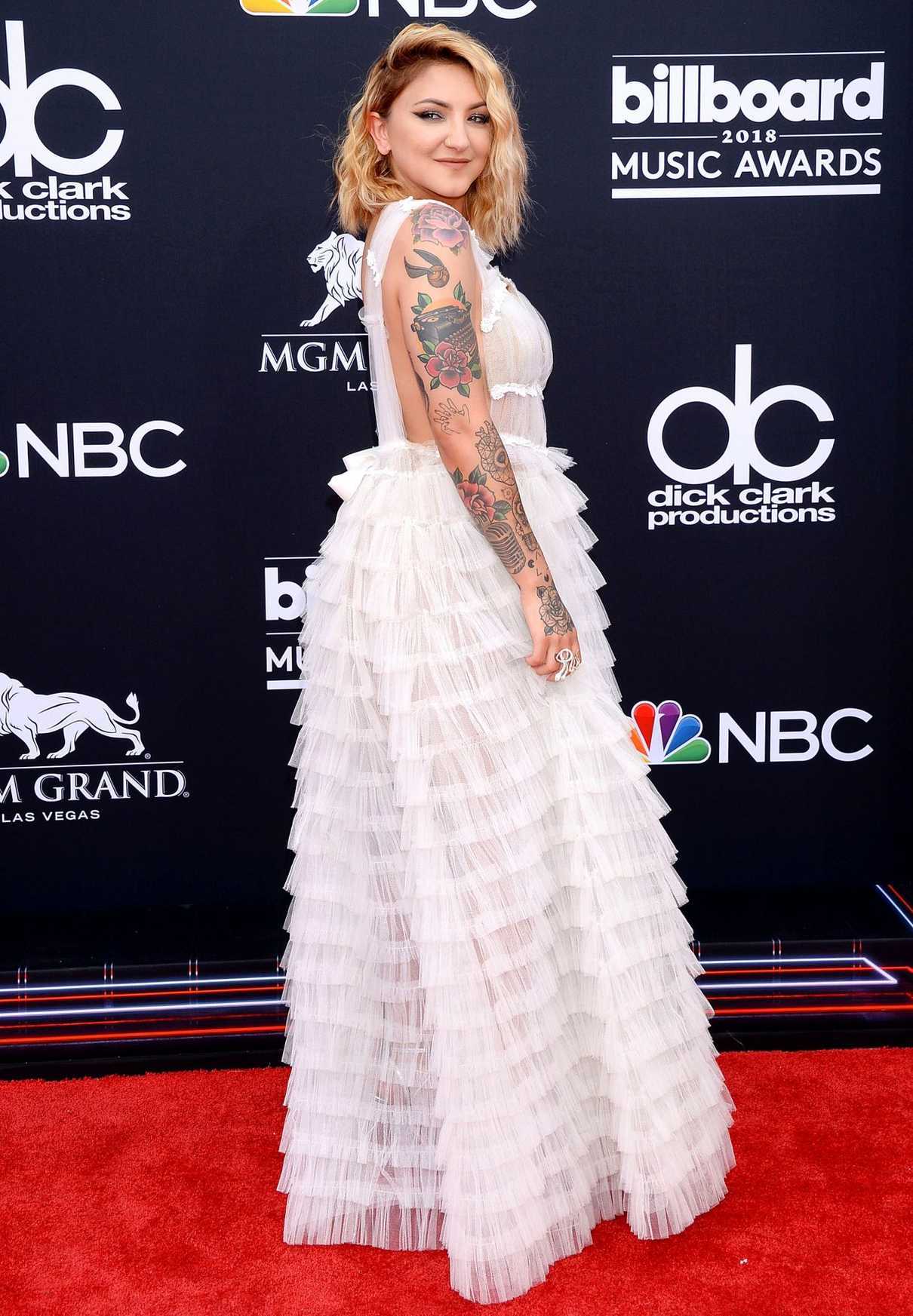 Julia Michaels at Billboard Music Awards in Las Vegas 05/20/2018-2