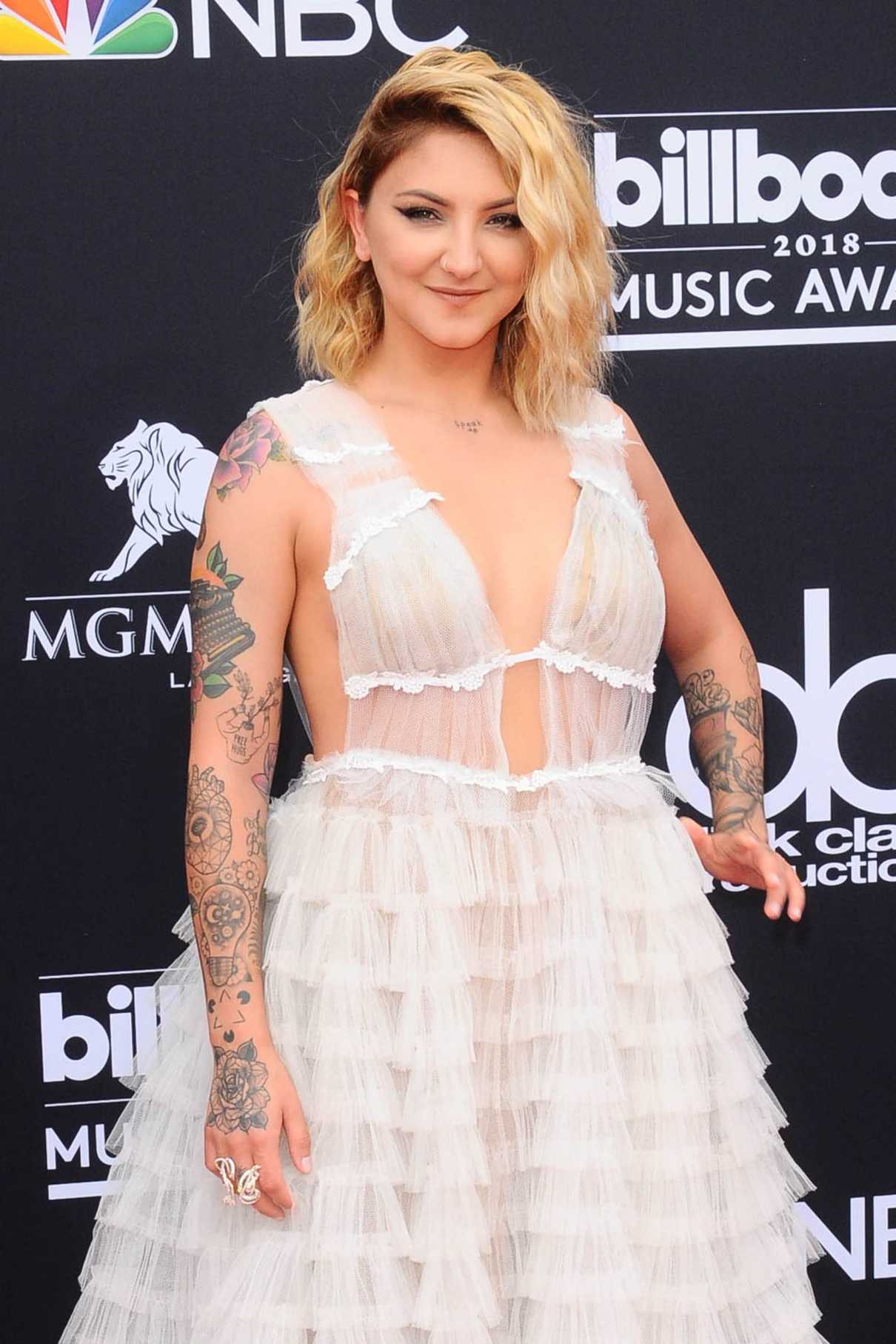 Julia Michaels at Billboard Music Awards in Las Vegas 05/20/2018-4