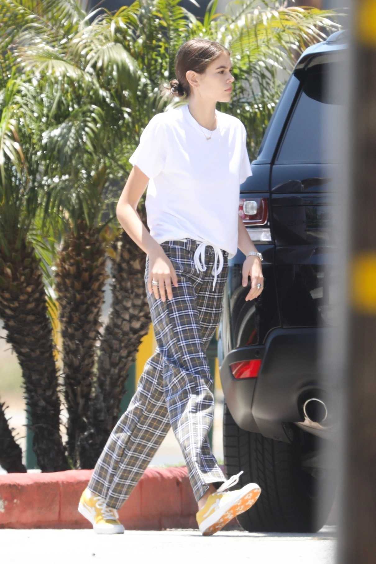 Kaia Gerber Gets Gas for Her Range Rover in Malibu 05/16/2018-3