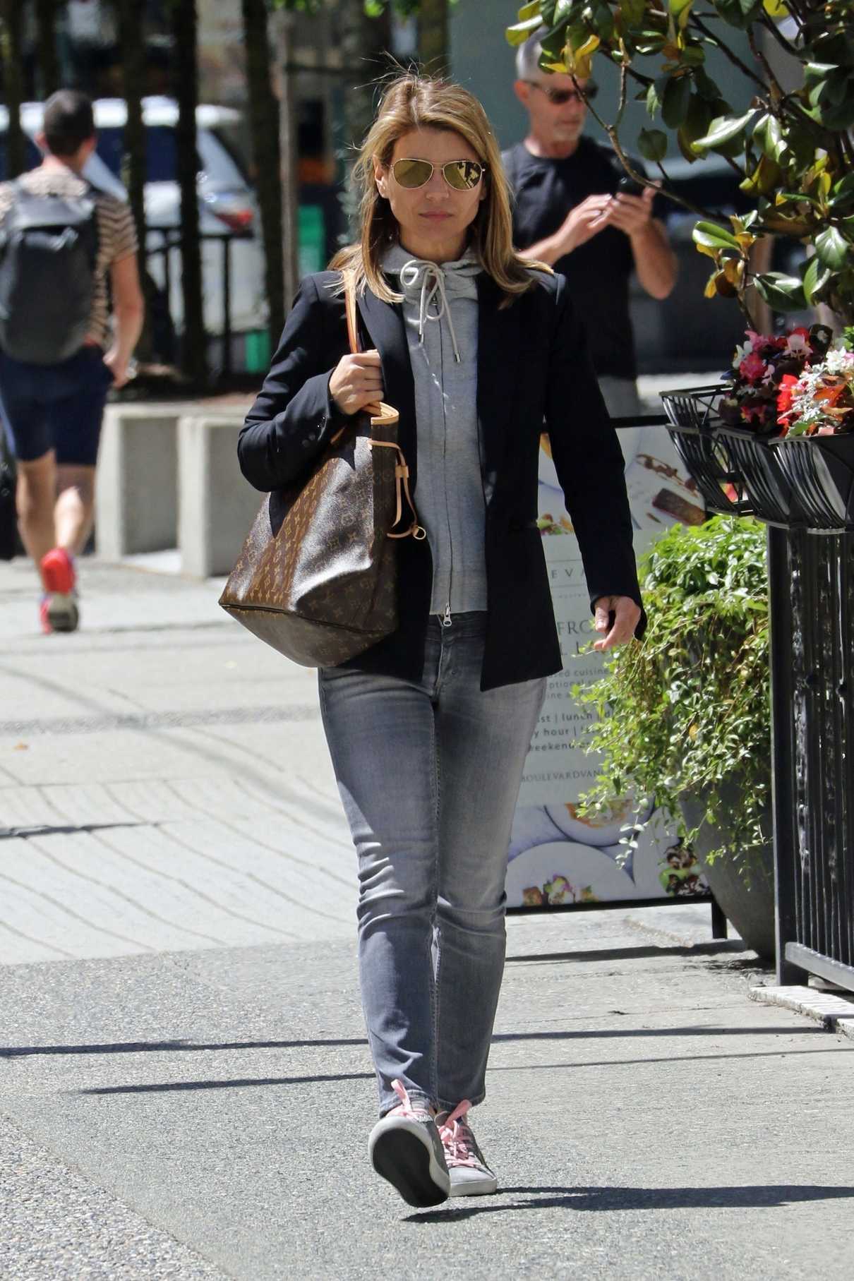 Lori Loughlin Out for Shopping in Vancouver 05/28/2018-4