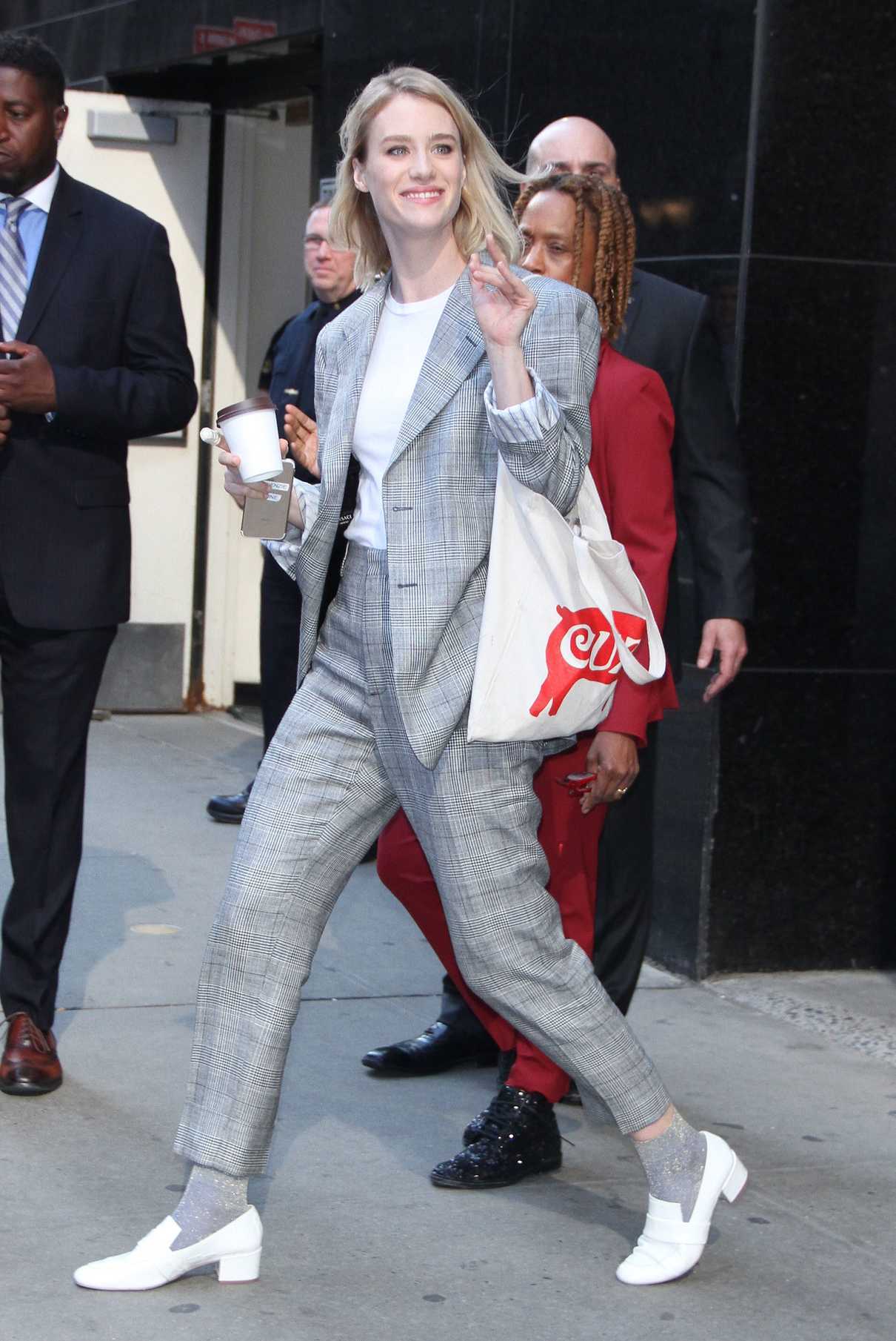 Mackenzie Davis Arrives at Good Morning America TV Show in New York 05/03/2018-5