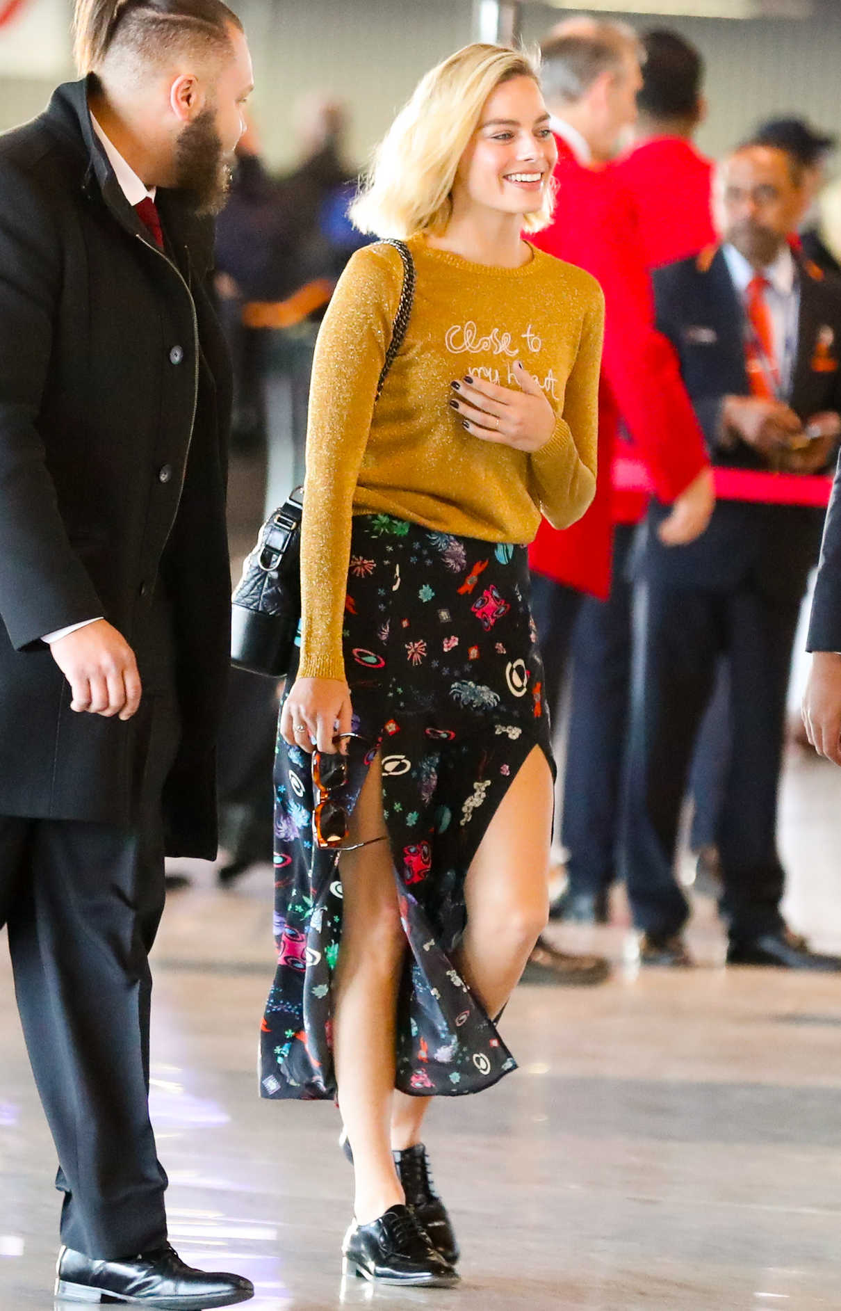 Margot Robbie Arrives at Charles-de-Gaulle Airport in Paris 05/06/2018-5