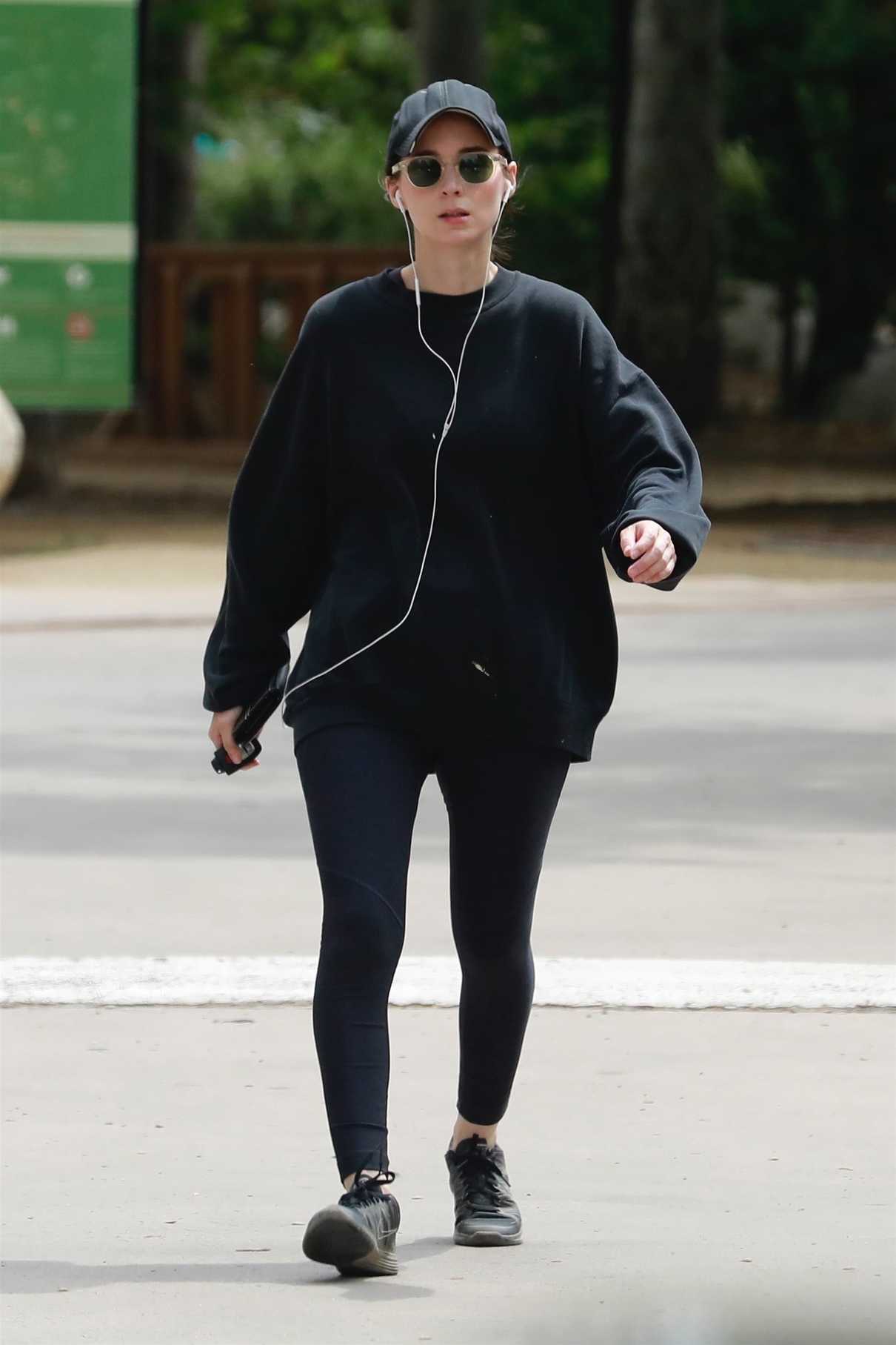 Rooney Mara Was Seen at TreePeople Park in Beverly Hills 05/26/2018-2