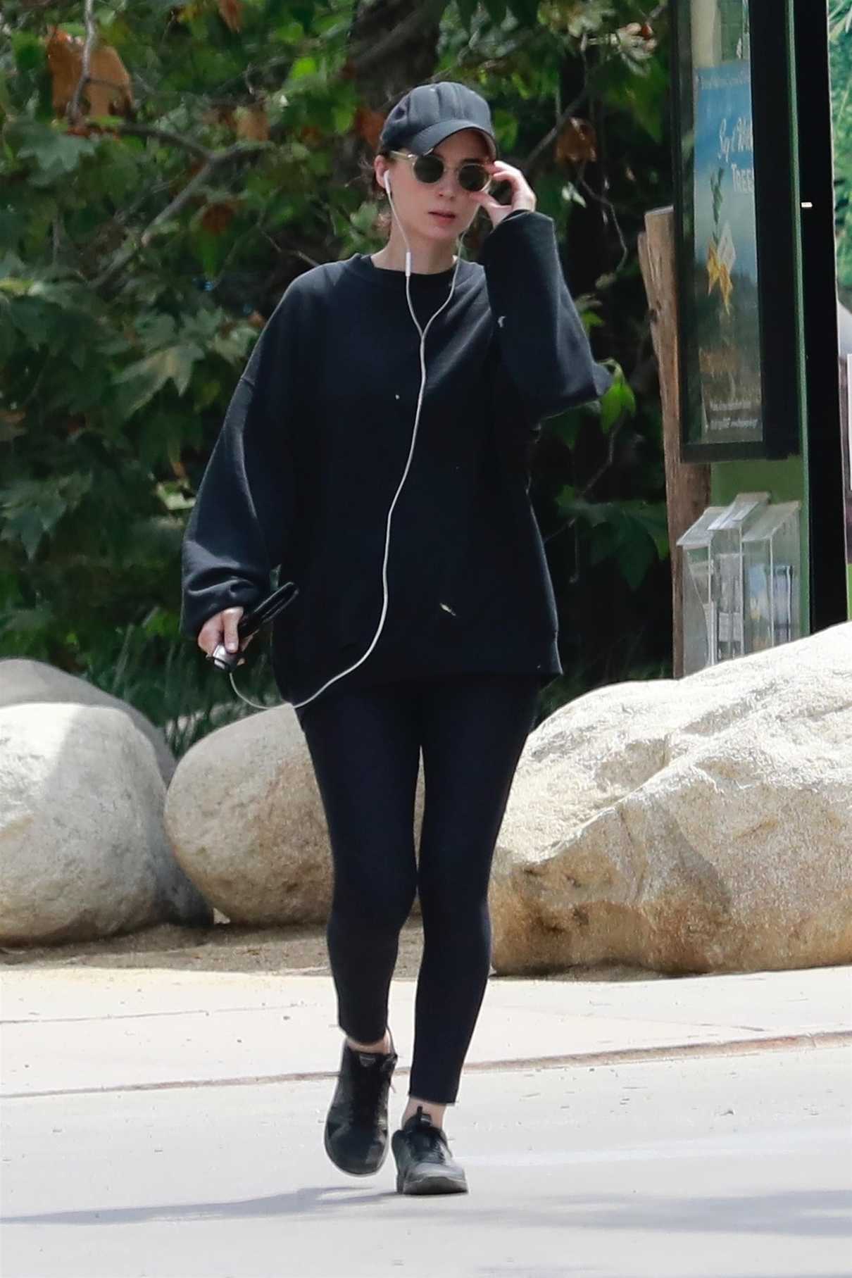 Rooney Mara Was Seen at TreePeople Park in Beverly Hills 05/26/2018-3