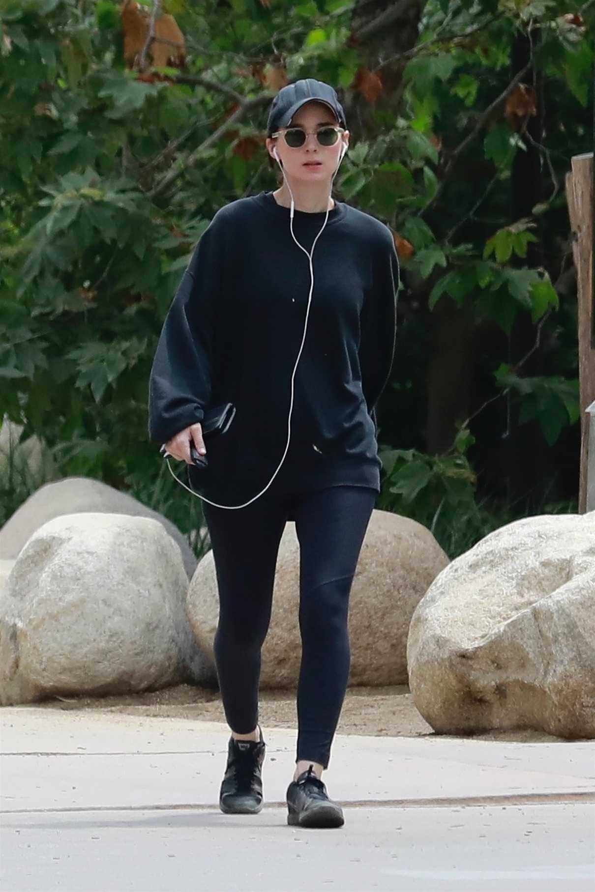 Rooney Mara Was Seen at TreePeople Park in Beverly Hills 05/26/2018-4