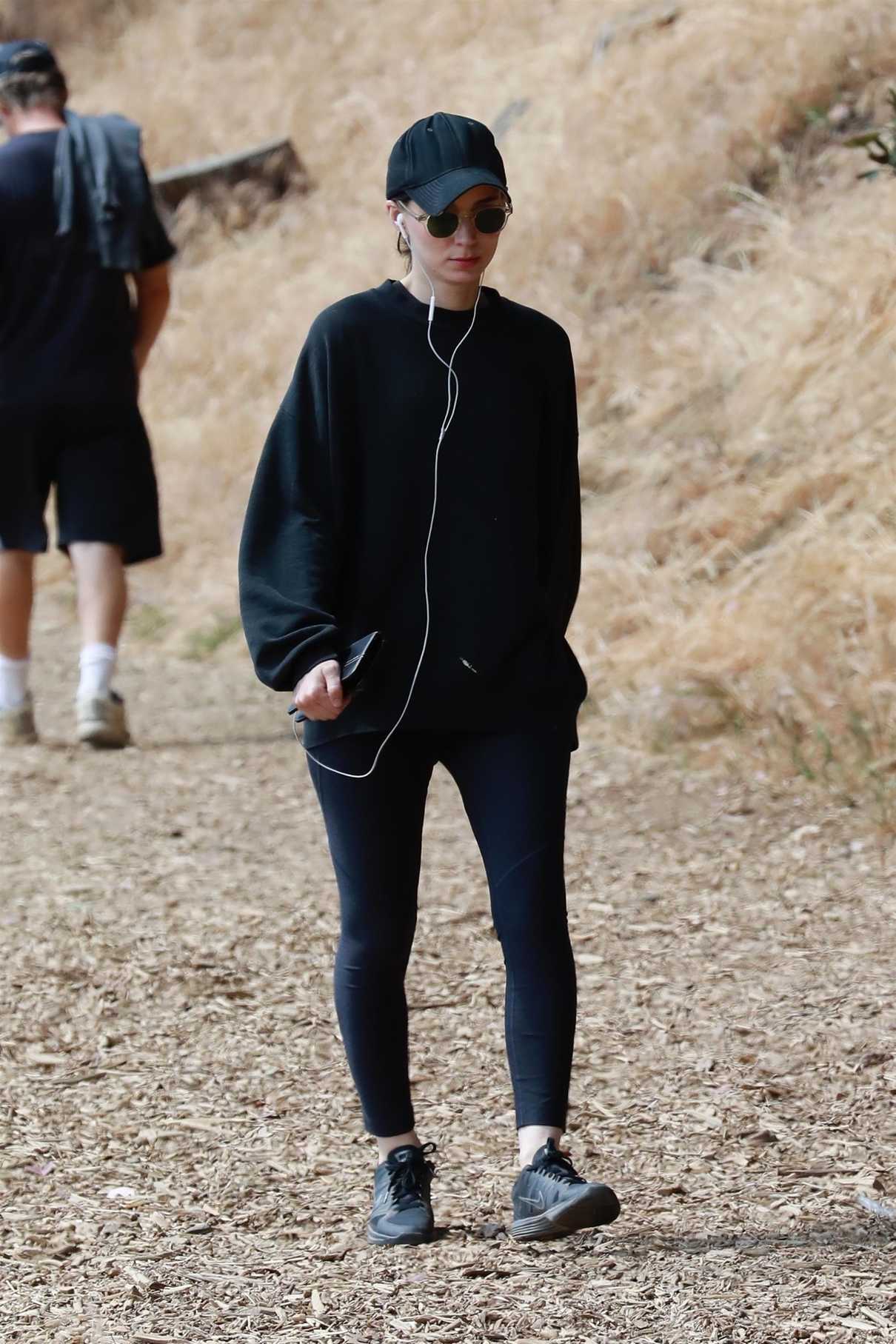 Rooney Mara Was Seen at TreePeople Park in Beverly Hills 05/26/2018-5