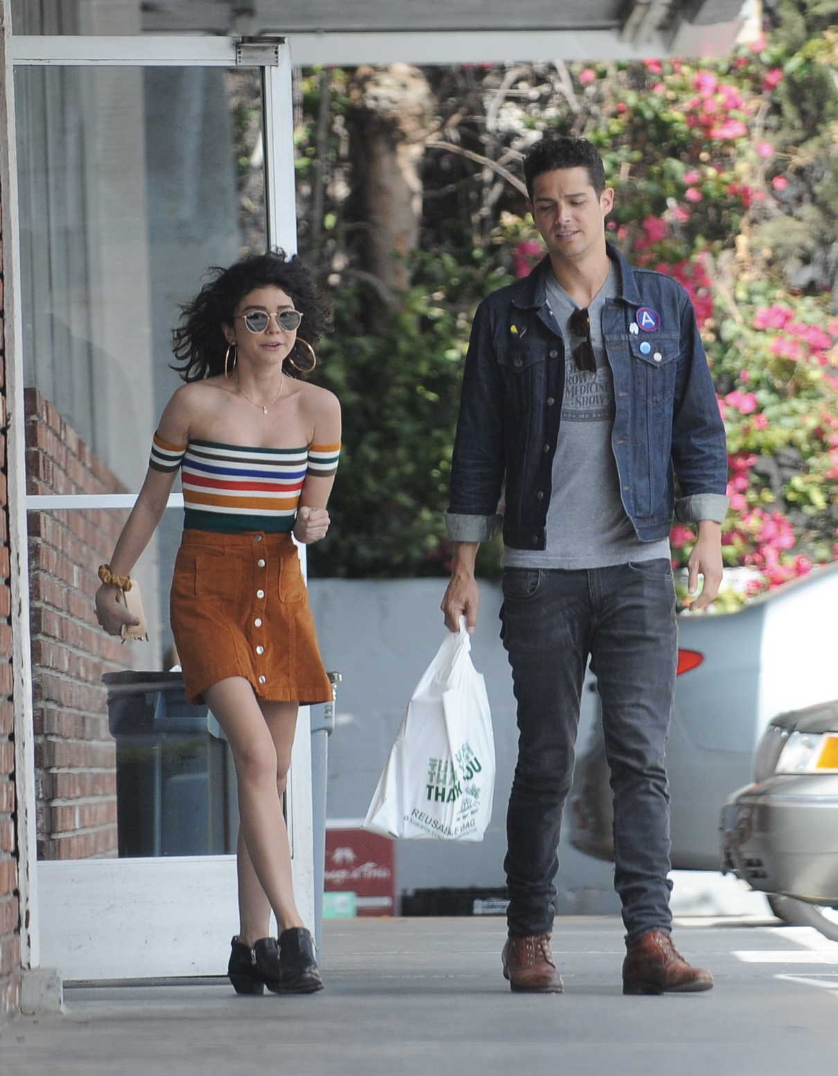 Sarah Hyland Was Seen Out with Boyfriend Wells Adams in Studio City 05/26/2018-4