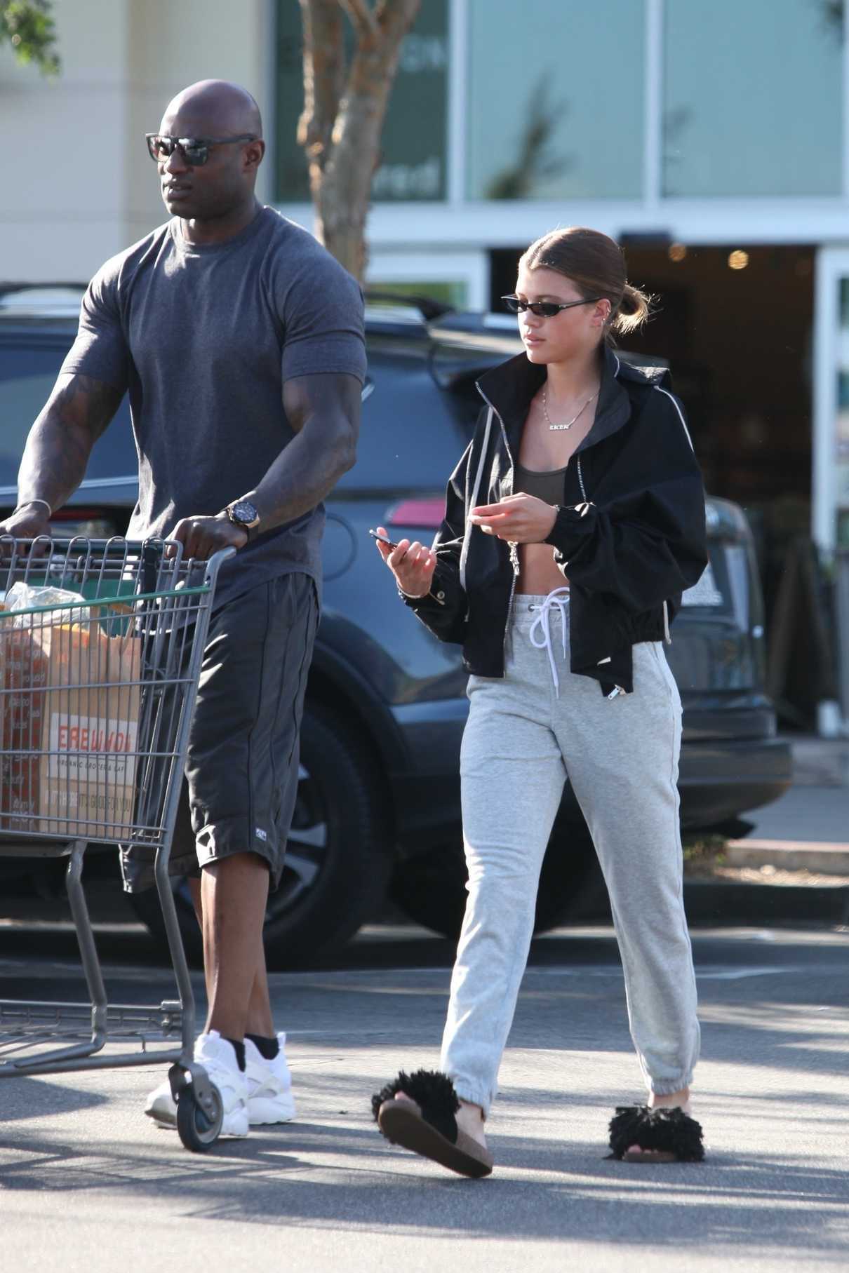 Sofia Richie Goes Grocery Shopping in Los Angeles 05/08/2018-5