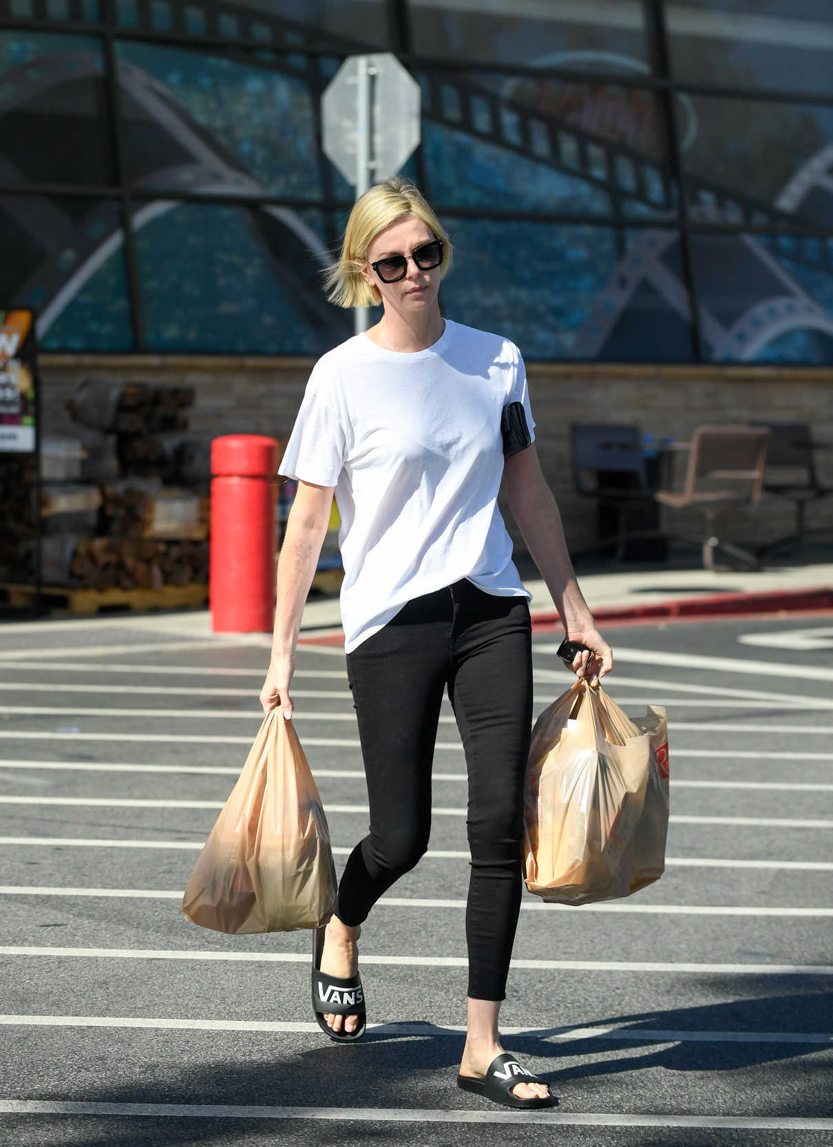 Charlize Theron Goes Grocery Shopping in Los Angeles 06/12/2018-2