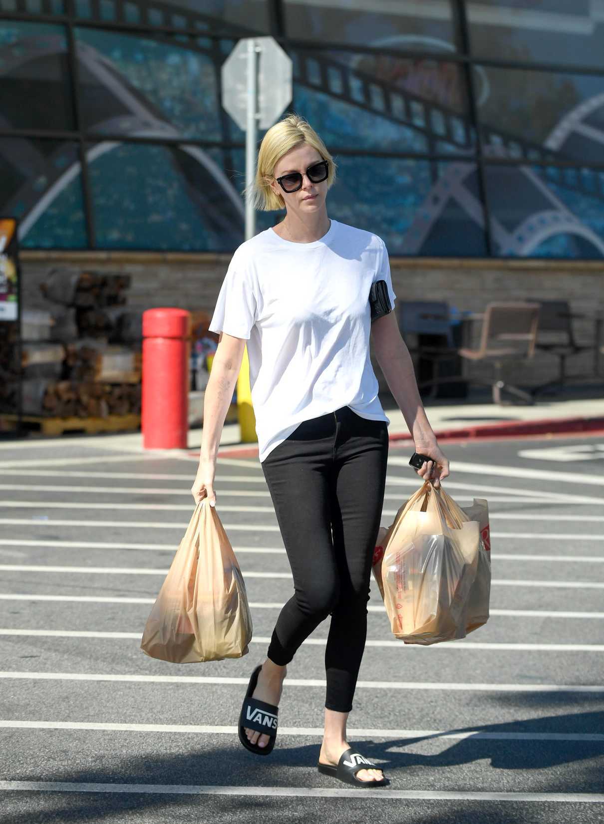 Charlize Theron Goes Grocery Shopping in Los Angeles 06/12/2018-5