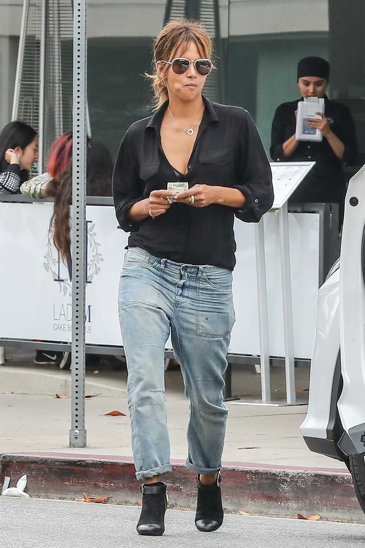 Halle Berry Was Seen Out in West Hollywood 06/16/2018-3