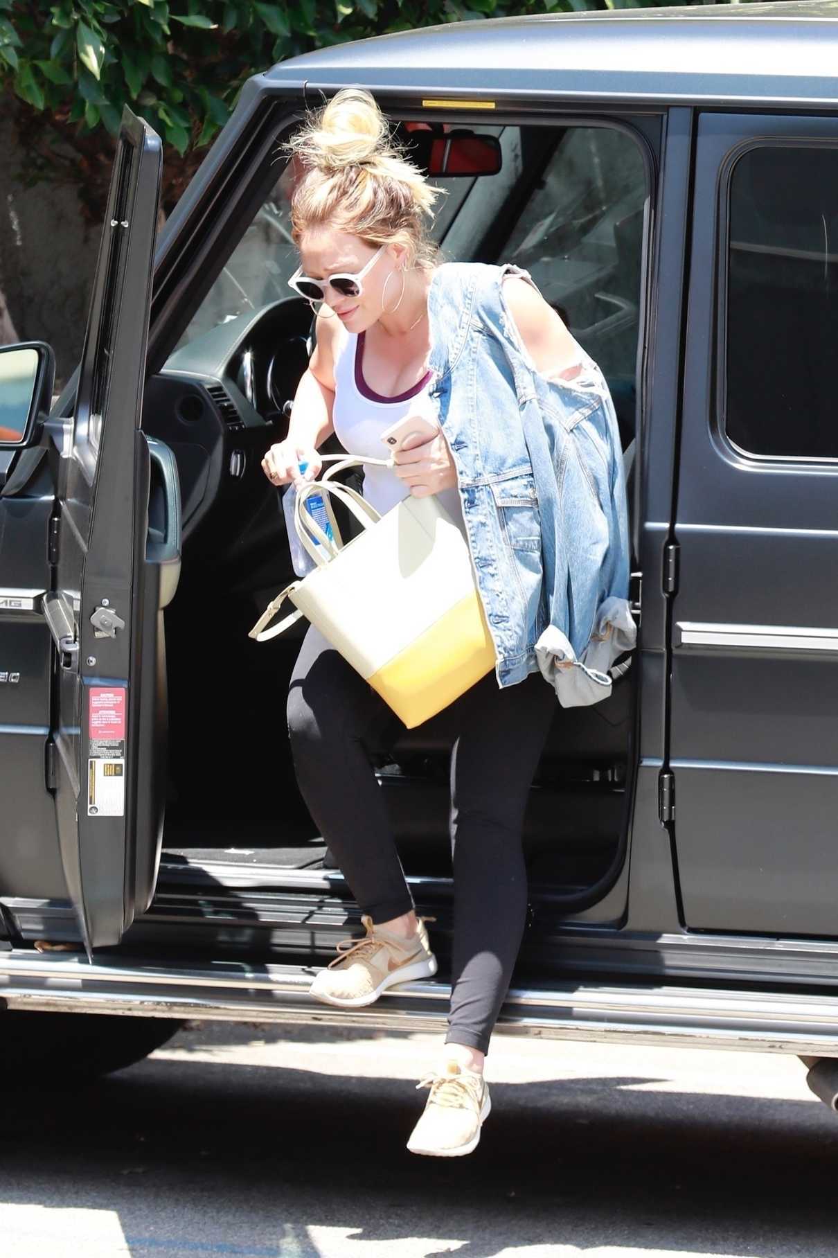 Hilary Duff Heads to the Gym in Studio City 06/18/2018-2