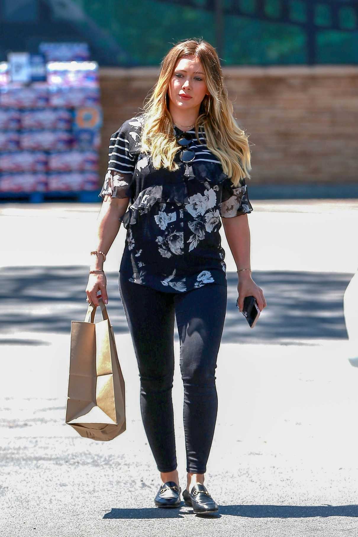 Hilary Duff Was Spotted Out in Studio City 06/10/2018-3