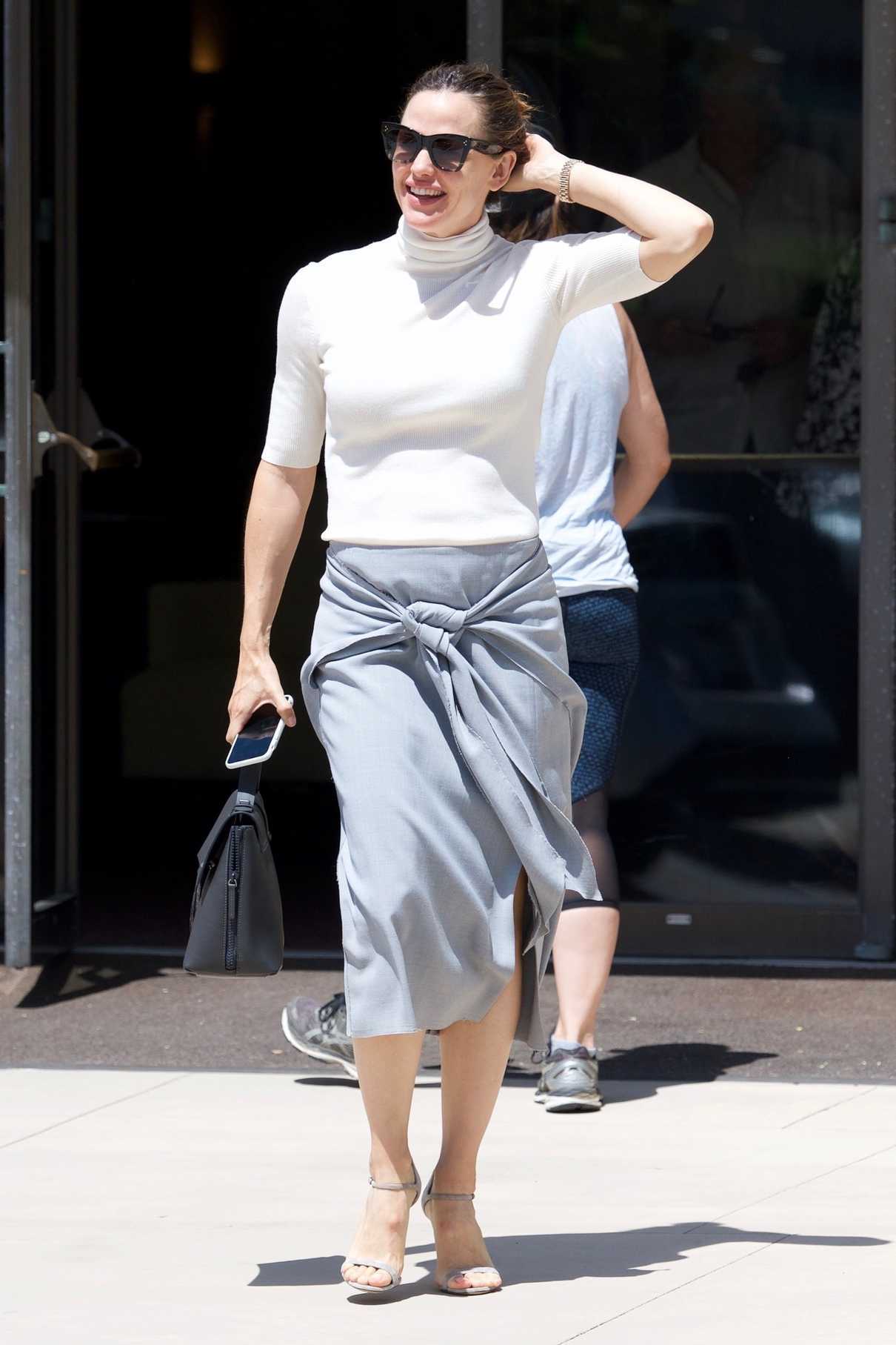 Jennifer Garner Leaves Her Weekly Church Service in Pacific Palisades 06/10/2018-2