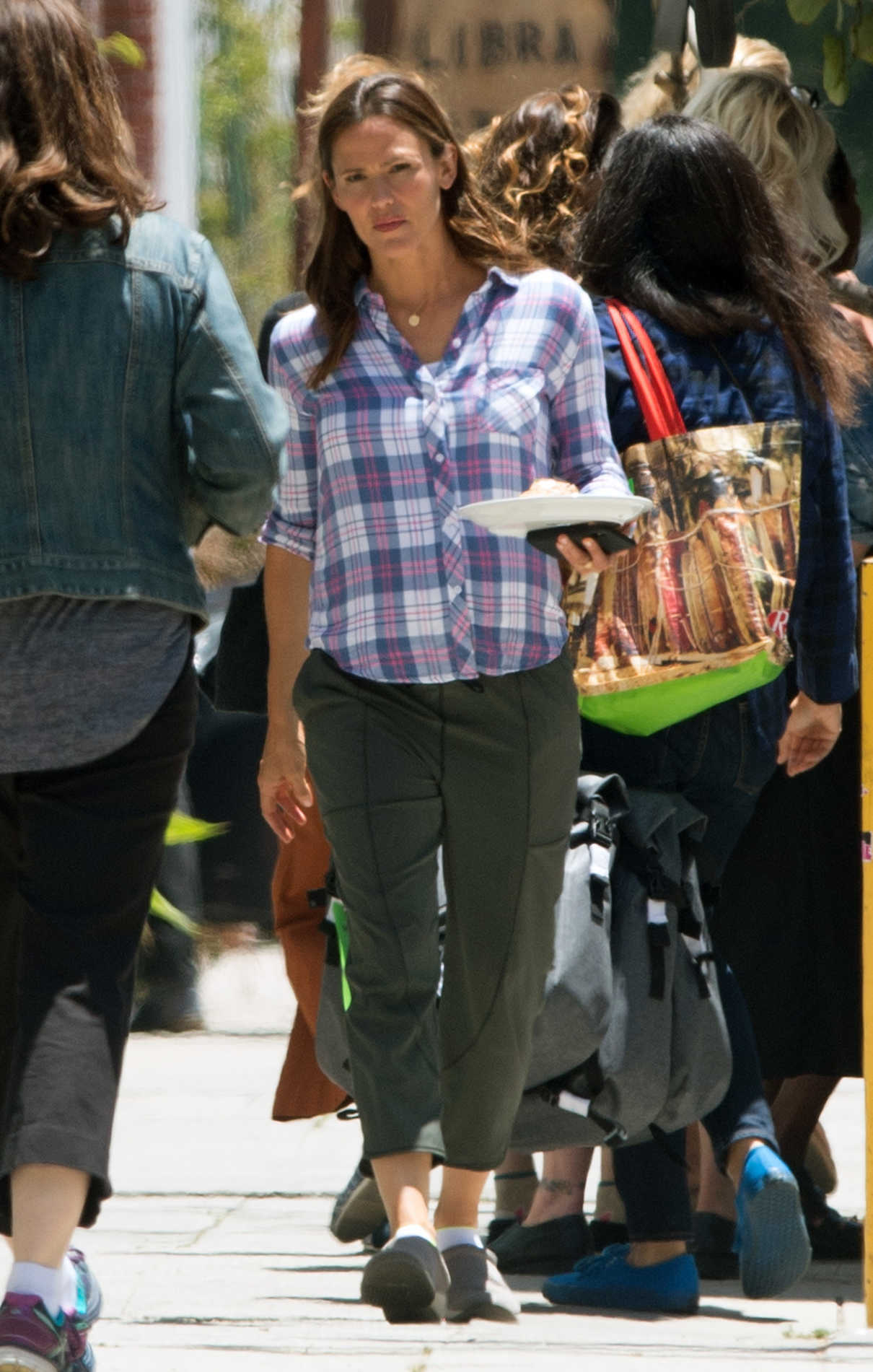 Jennifer Garner on the Set of the HBO Series Camping in Los Angeles 06/25/2018-2