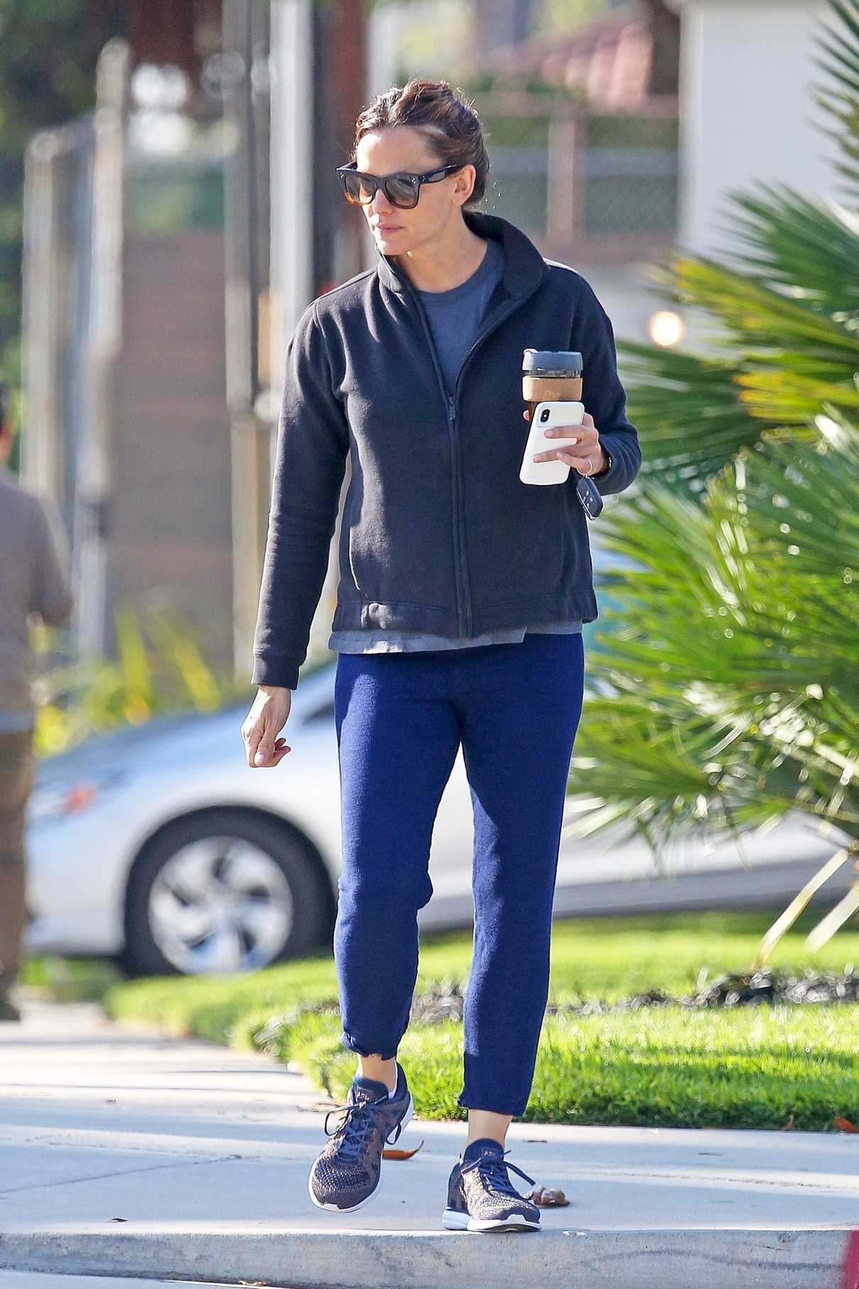 Jennifer Garner Was Seen Out in Los Angeles 06/08/2018-5