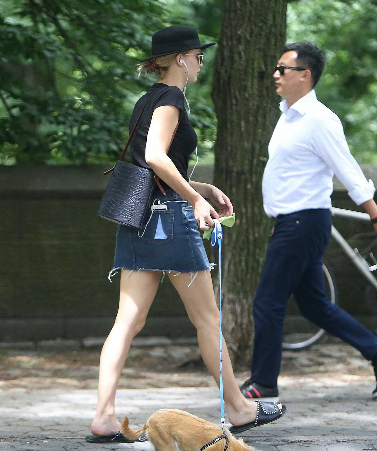 Jennifer Lawrence Walks Her Dog Out in New York City 06/26/2018-2