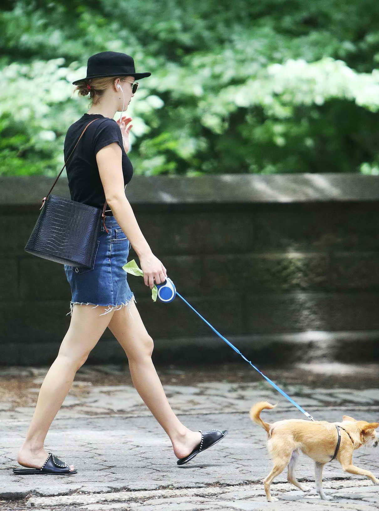 Jennifer Lawrence Walks Her Dog Out in New York City 06/26/2018-3