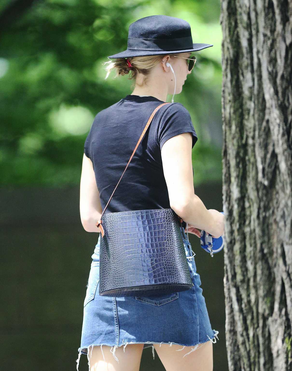 Jennifer Lawrence Walks Her Dog Out in New York City 06/26/2018-5