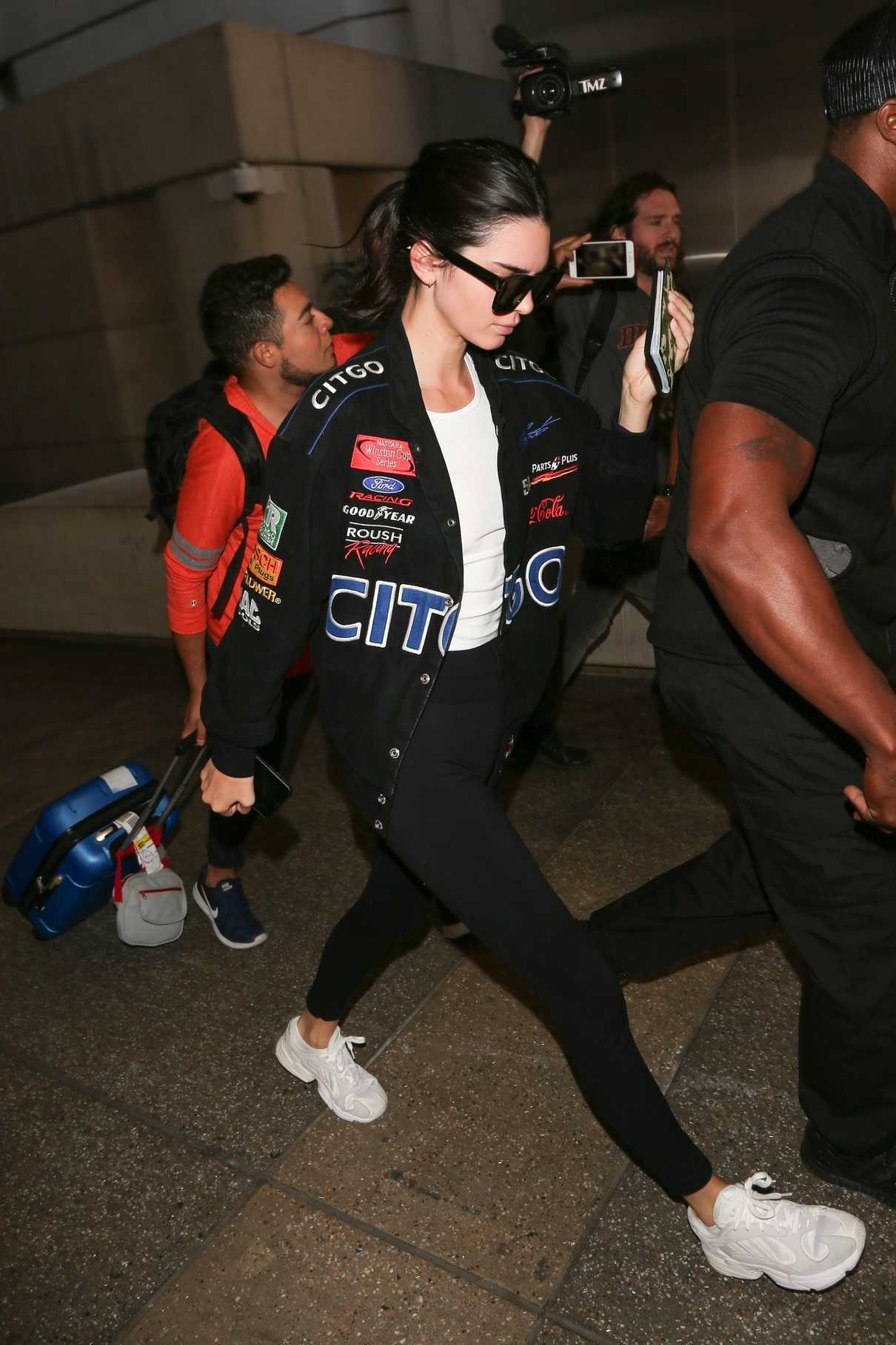Kendall Jenner Arrives at LAX Airport in Los Angeles 06/26/2018-3