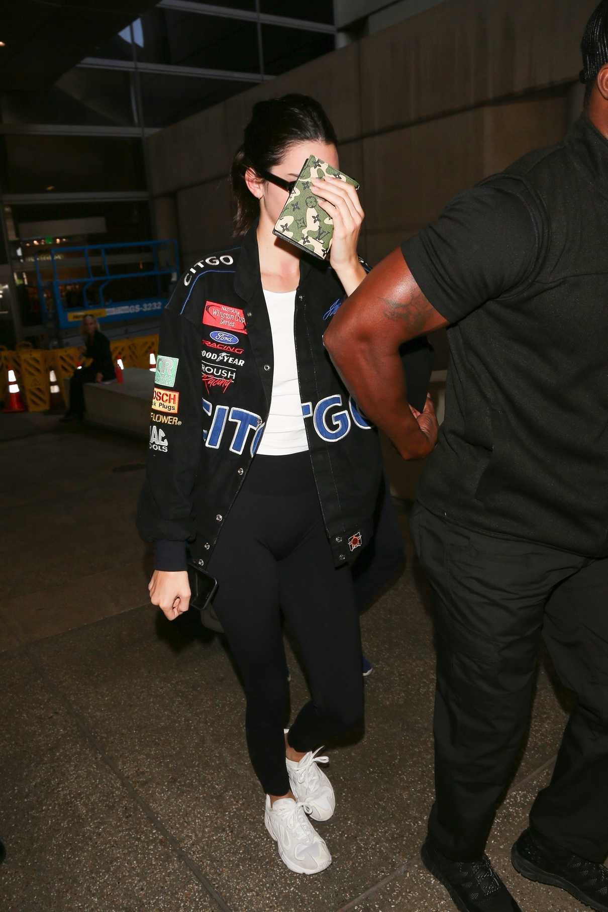 Kendall Jenner Arrives at LAX Airport in Los Angeles 06/26/2018-4