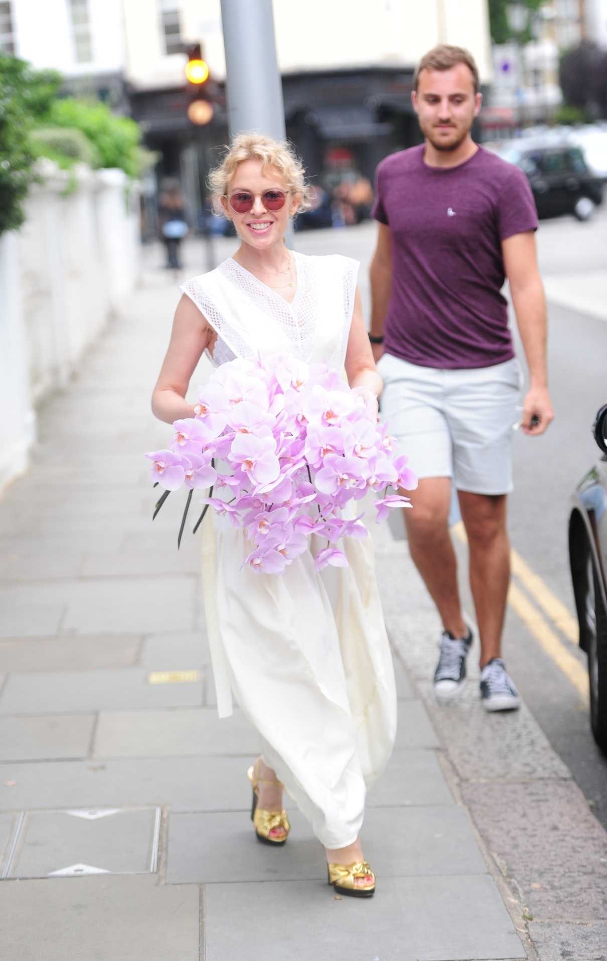 Kylie Minogue Leaves Her House in London 06/08/2018-3