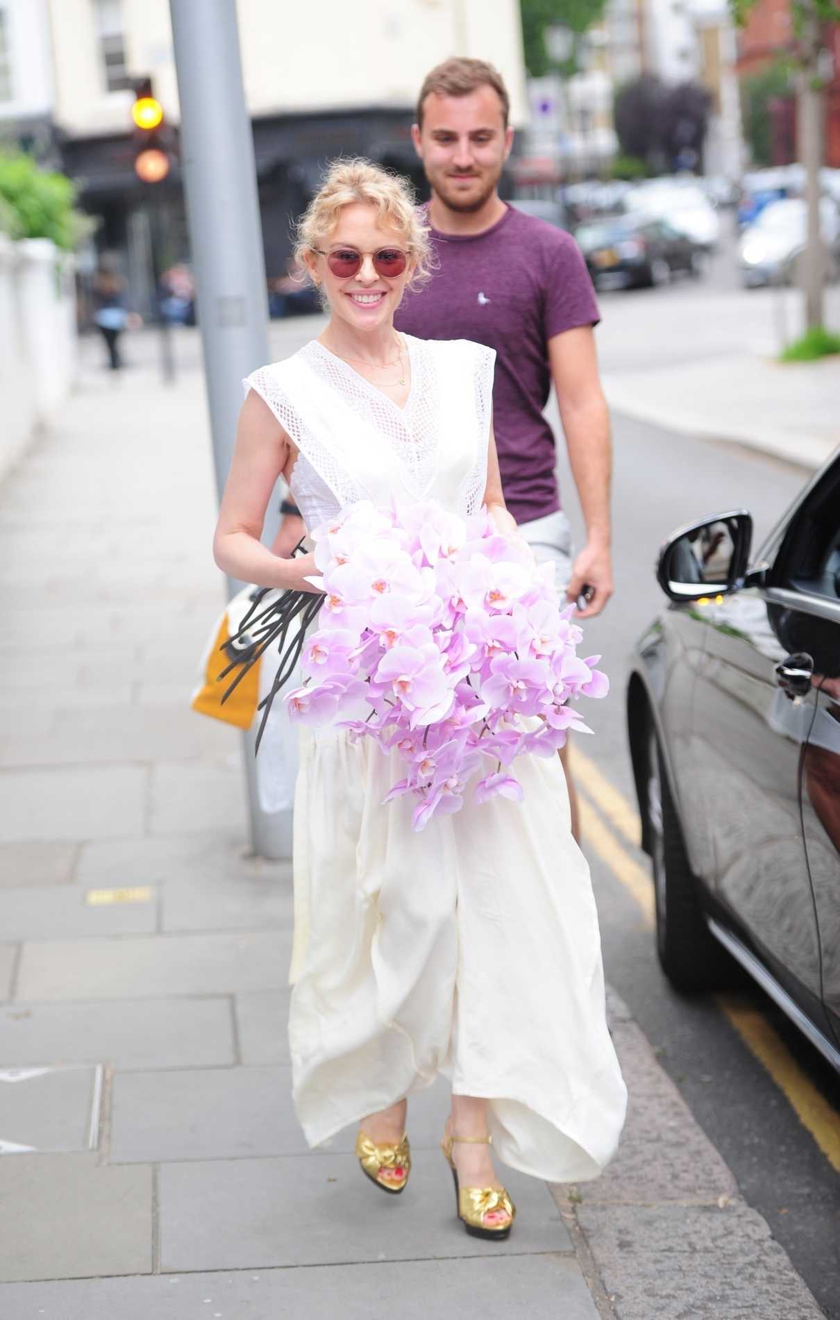 Kylie Minogue Leaves Her House in London 06/08/2018-4
