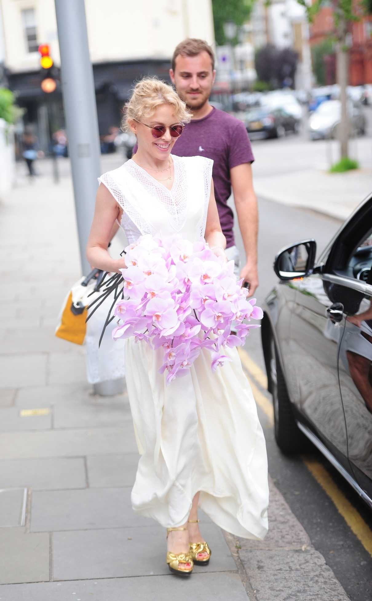 Kylie Minogue Leaves Her House in London 06/08/2018-5