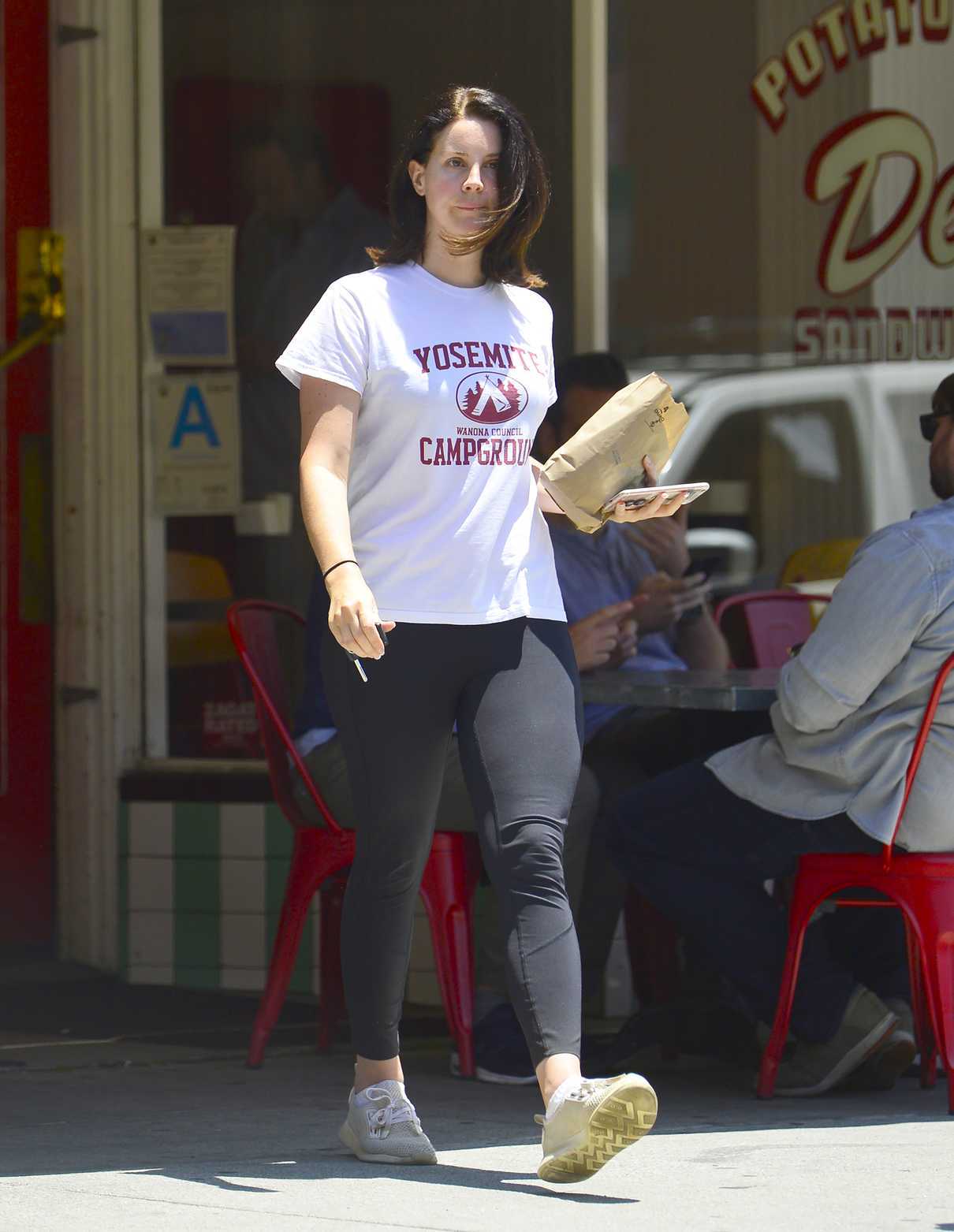 Lana Del Rey Leaves Her Workout in Los Angeles 06/20/2018-2