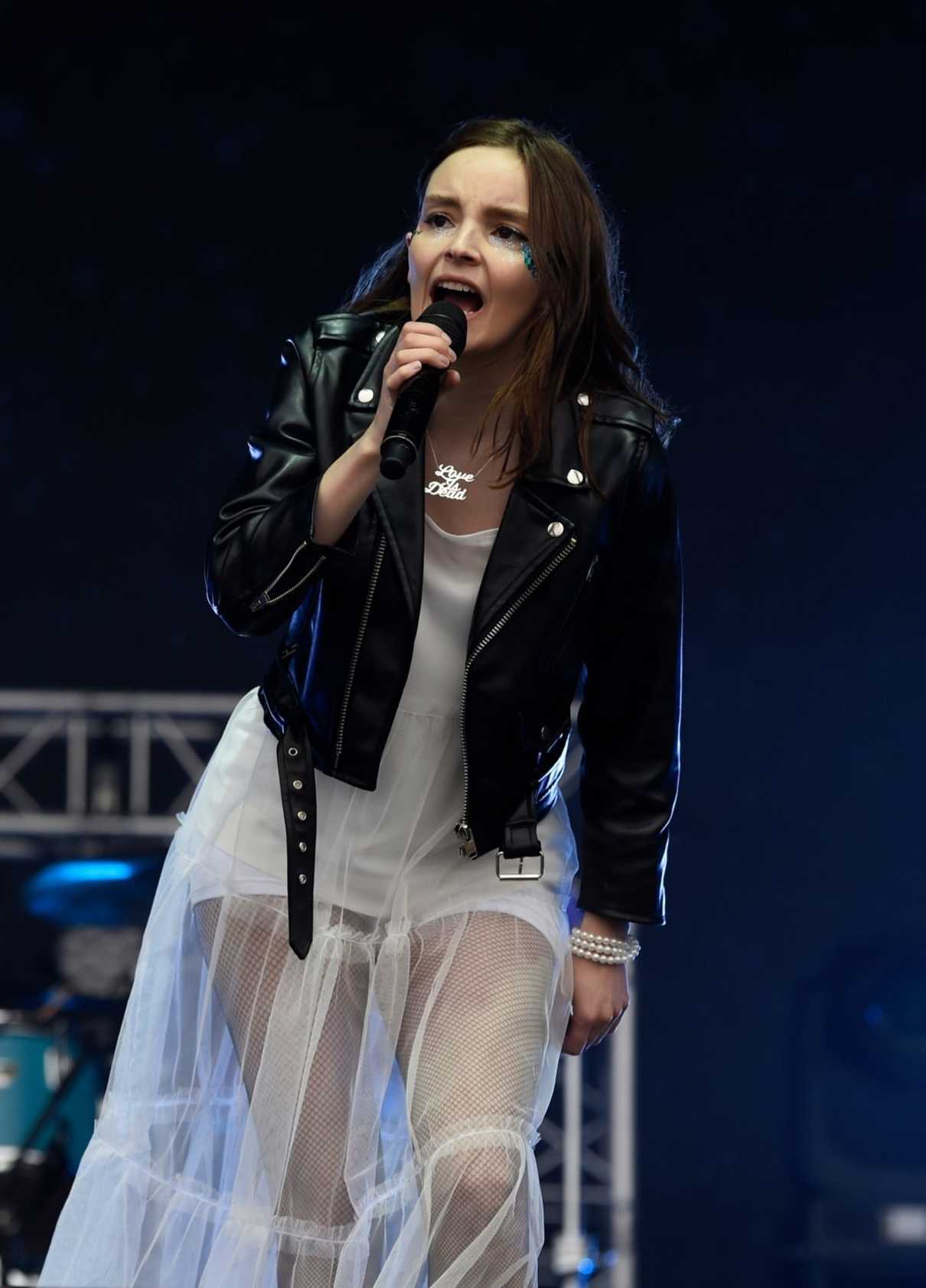 Lauren Mayberry Performs During the Parklife Festival at Heaton Park in Manchester 06/10/2018-2